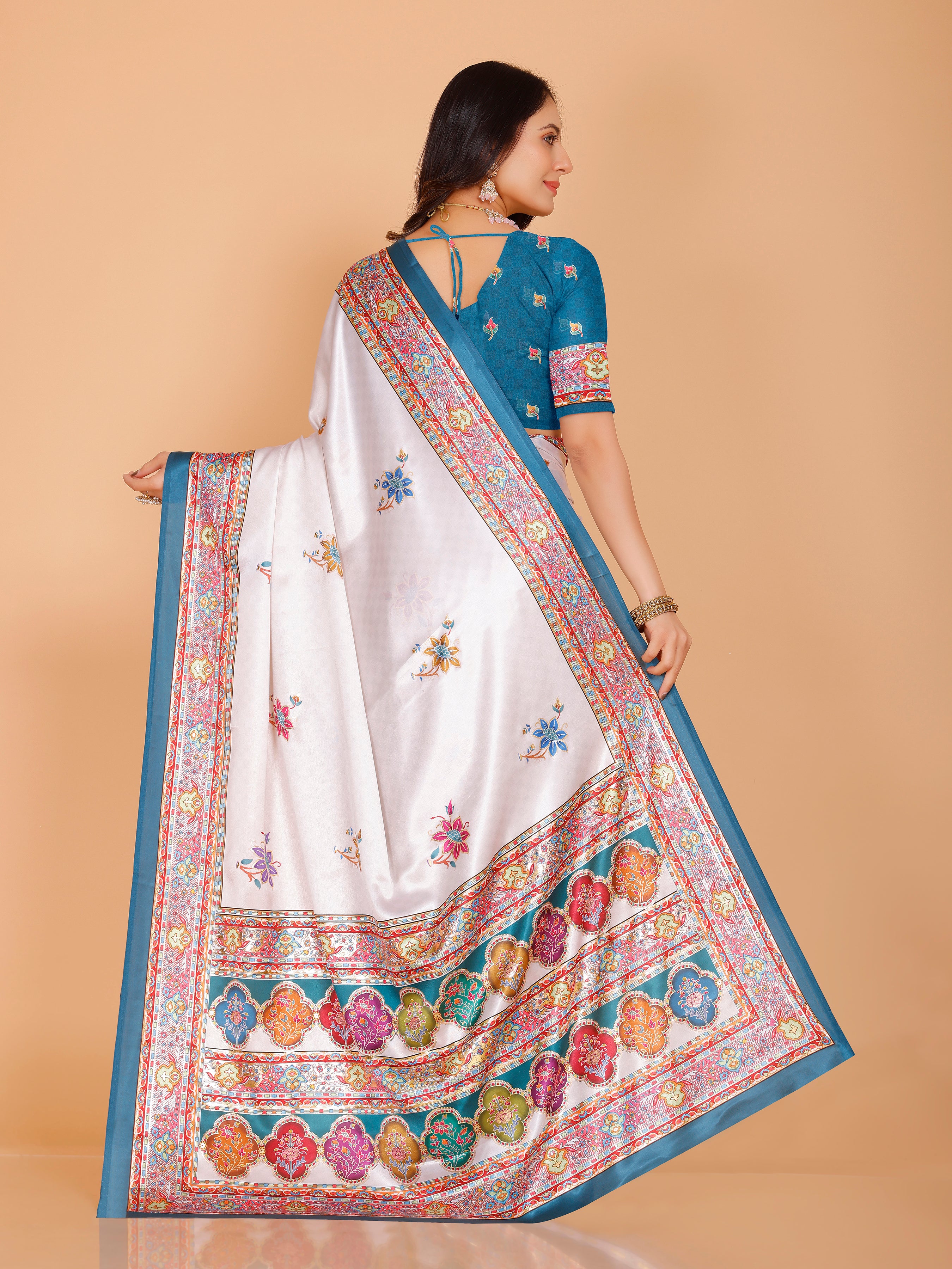Navya Saree