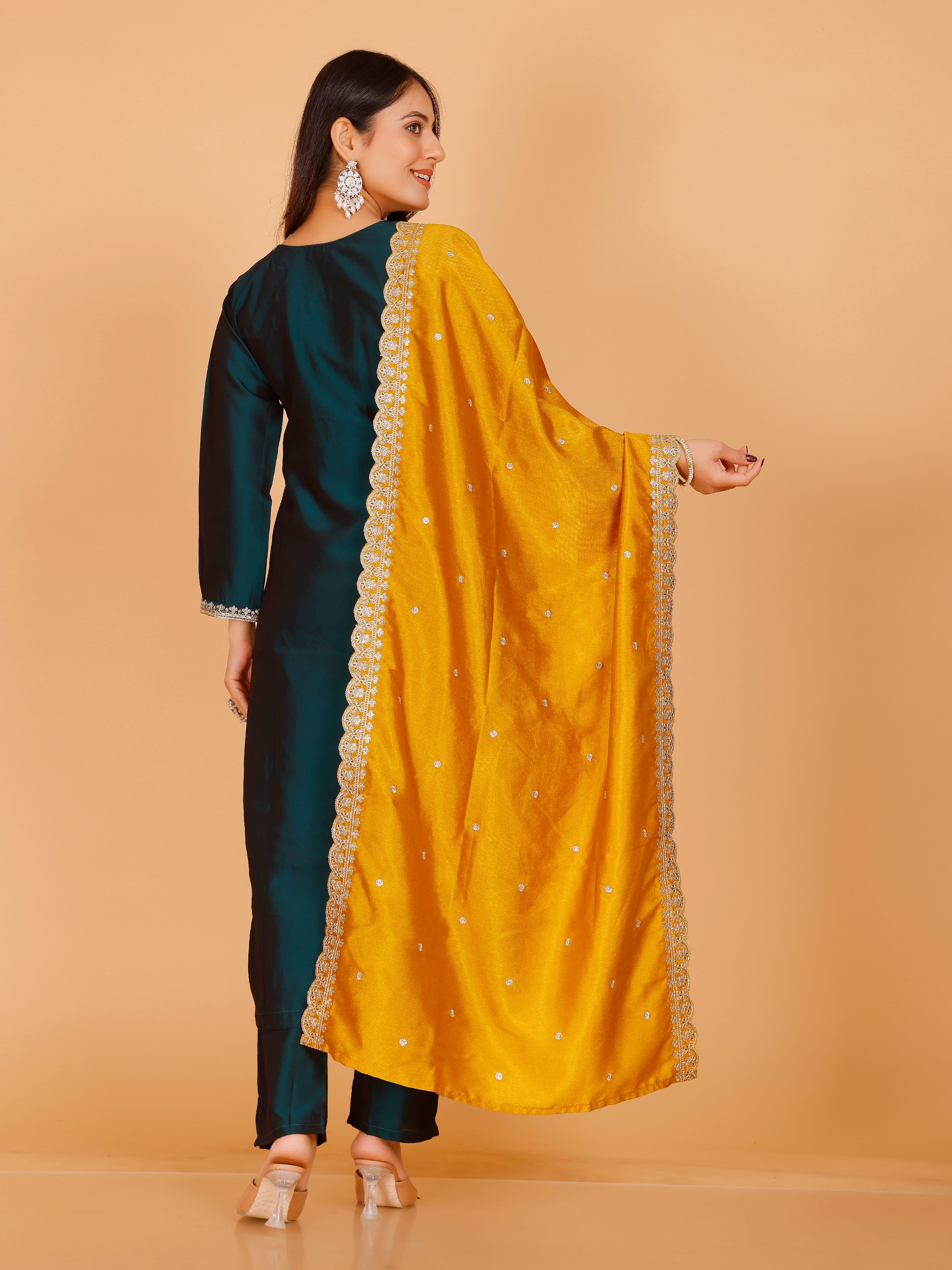 Nisha Kamiz & Pant