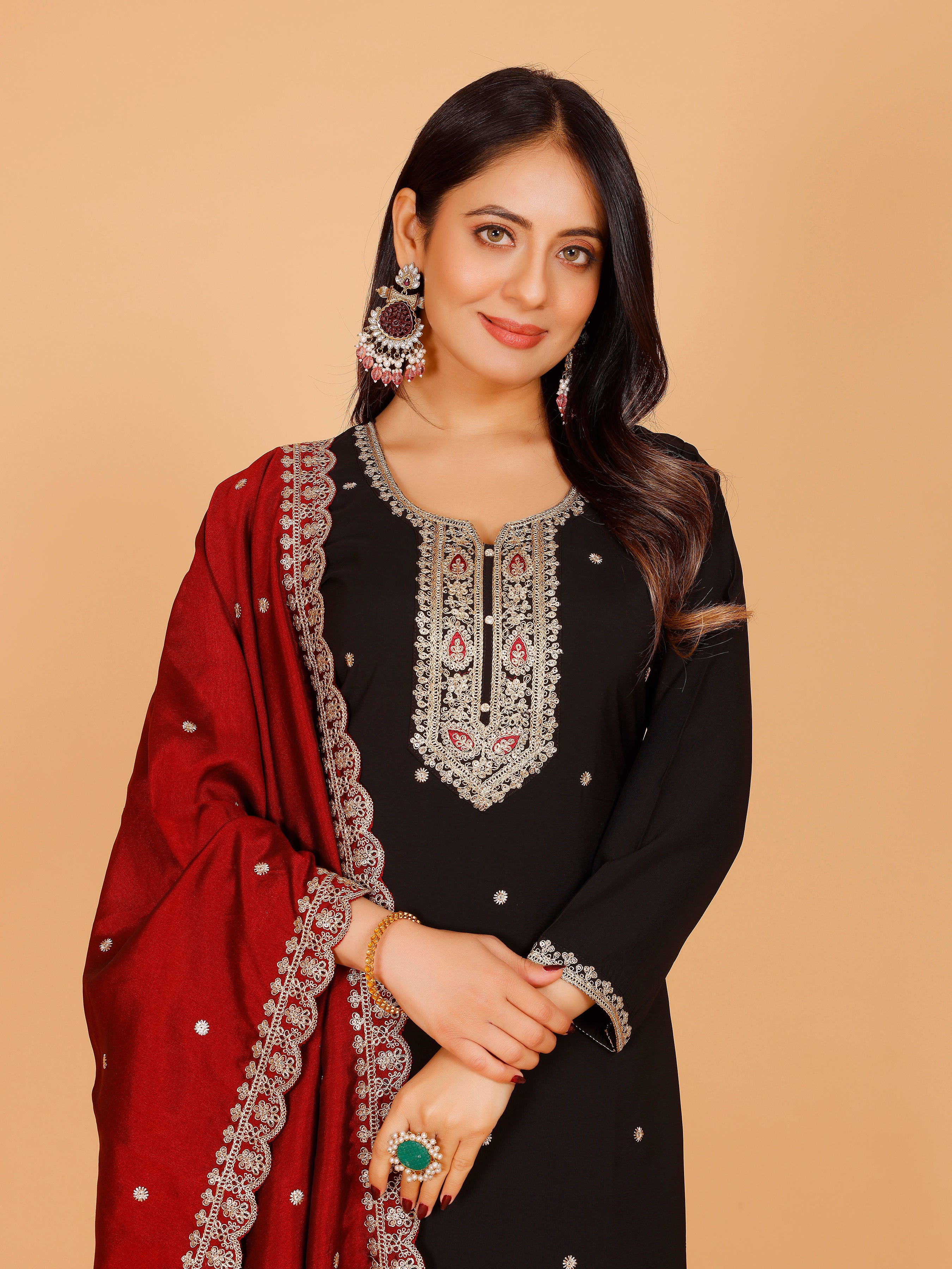 Nisha Kamiz & Pant
