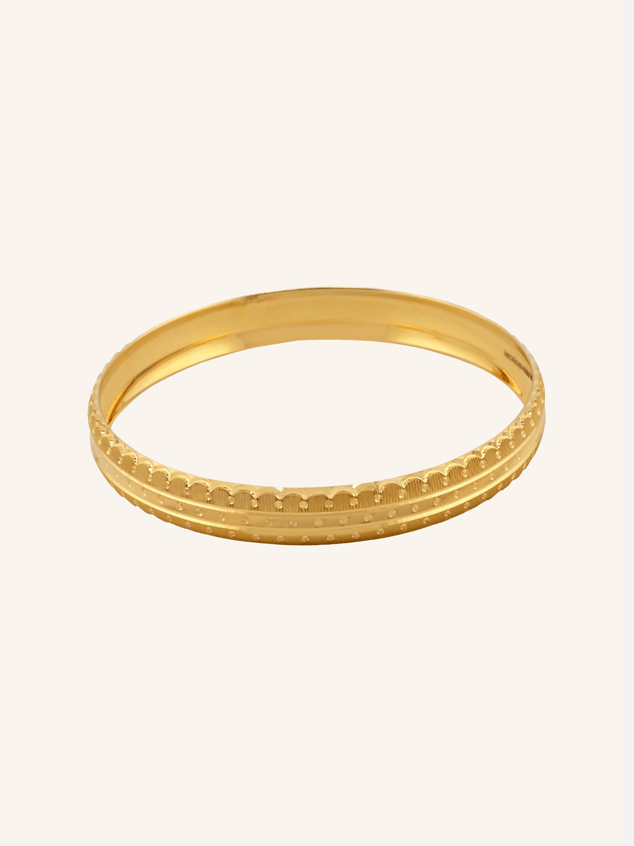 Elegant 22ct Gold Pair Bangles