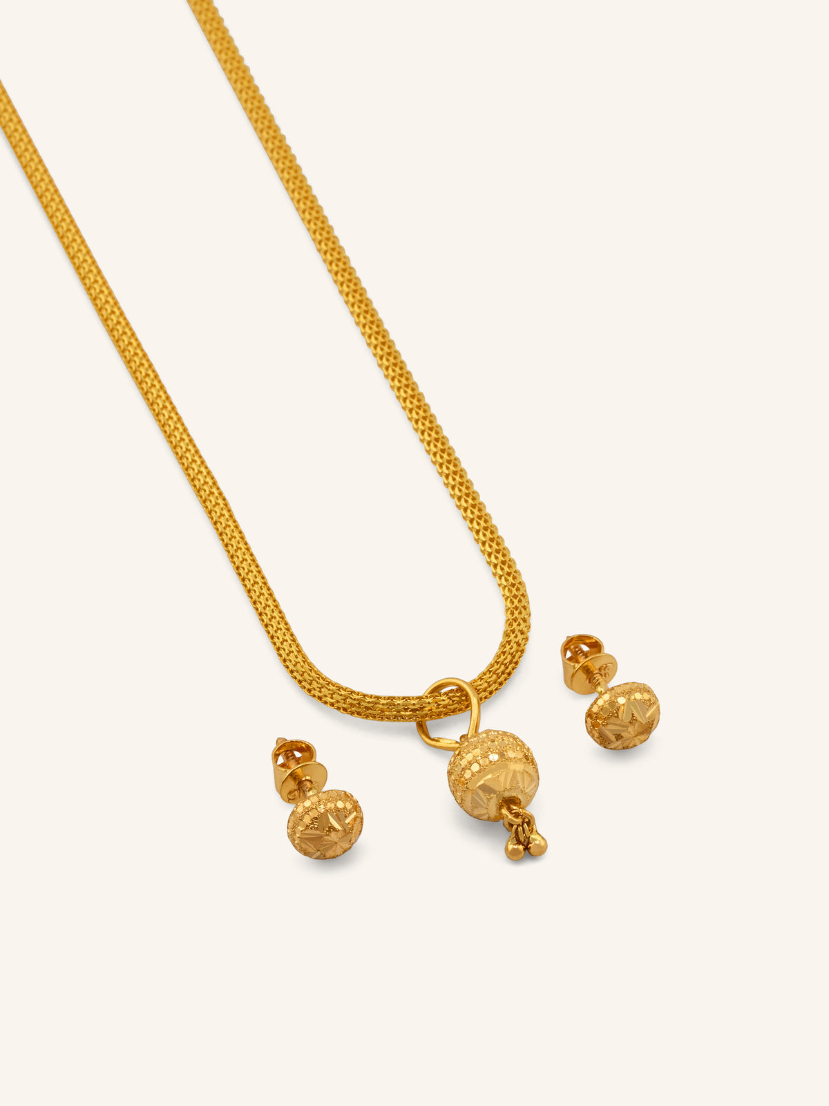 22ct Gold Ball Pendant Set
