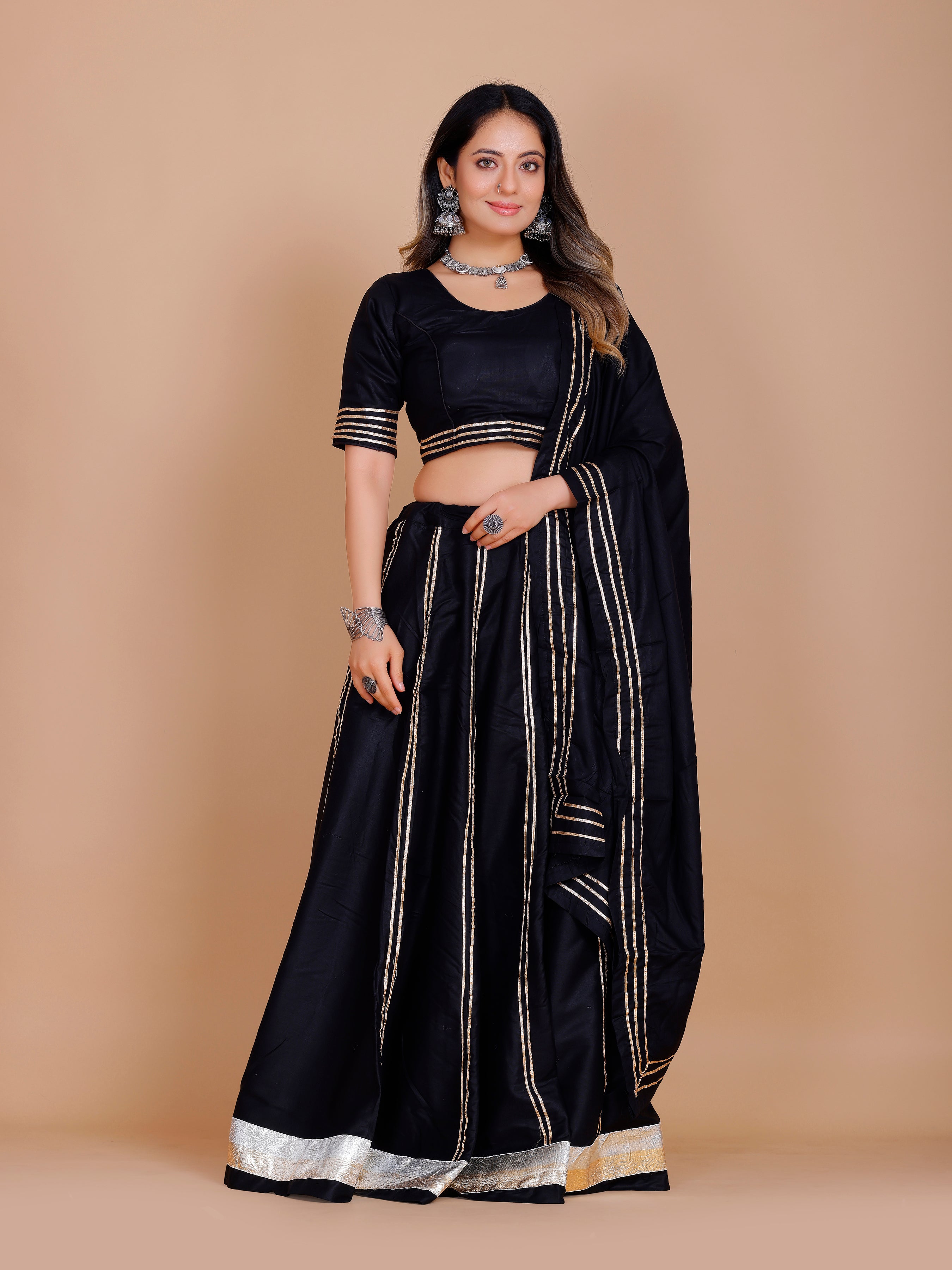 Meera Lahenga Choli