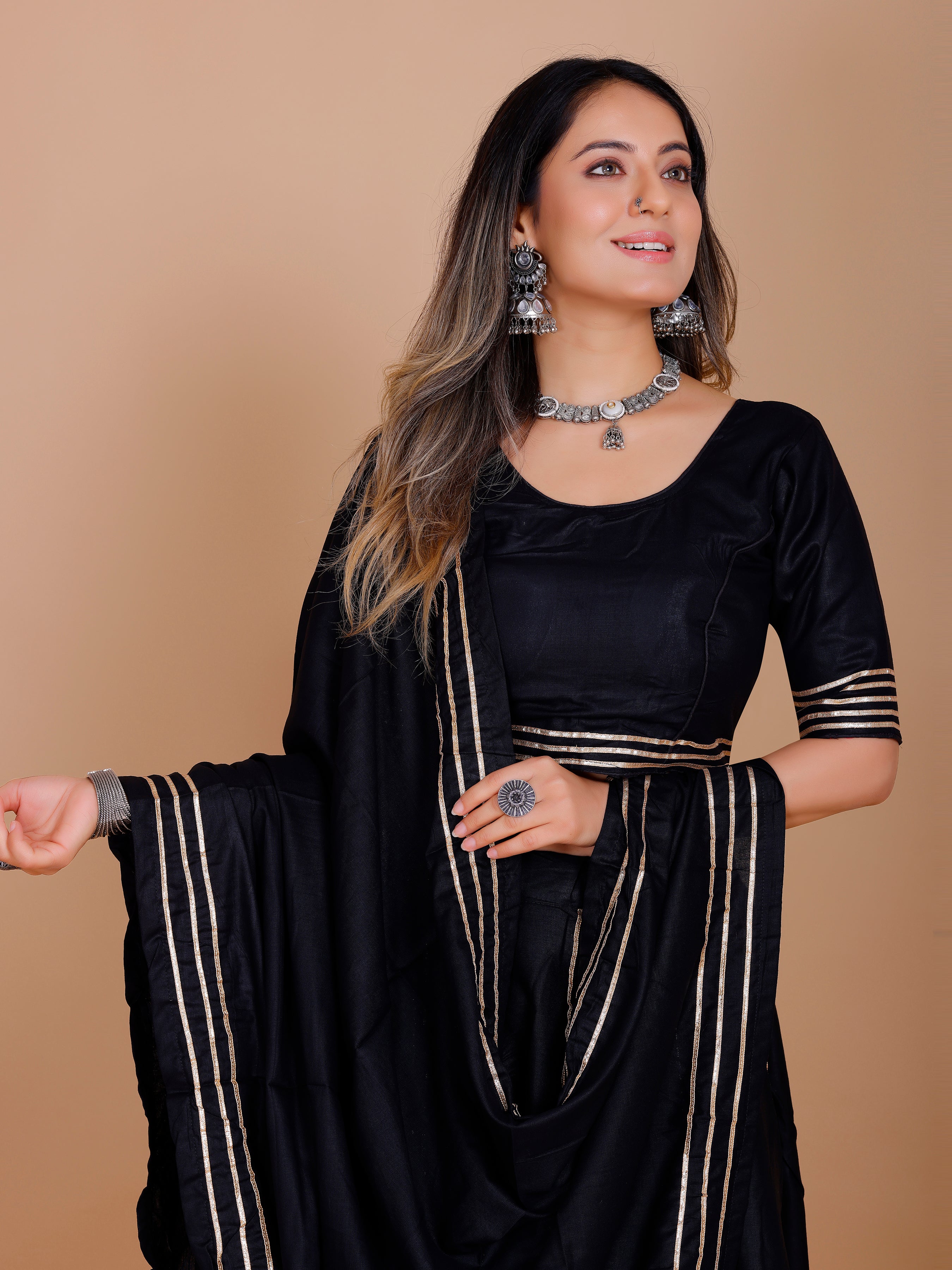 Meera Lahenga Choli