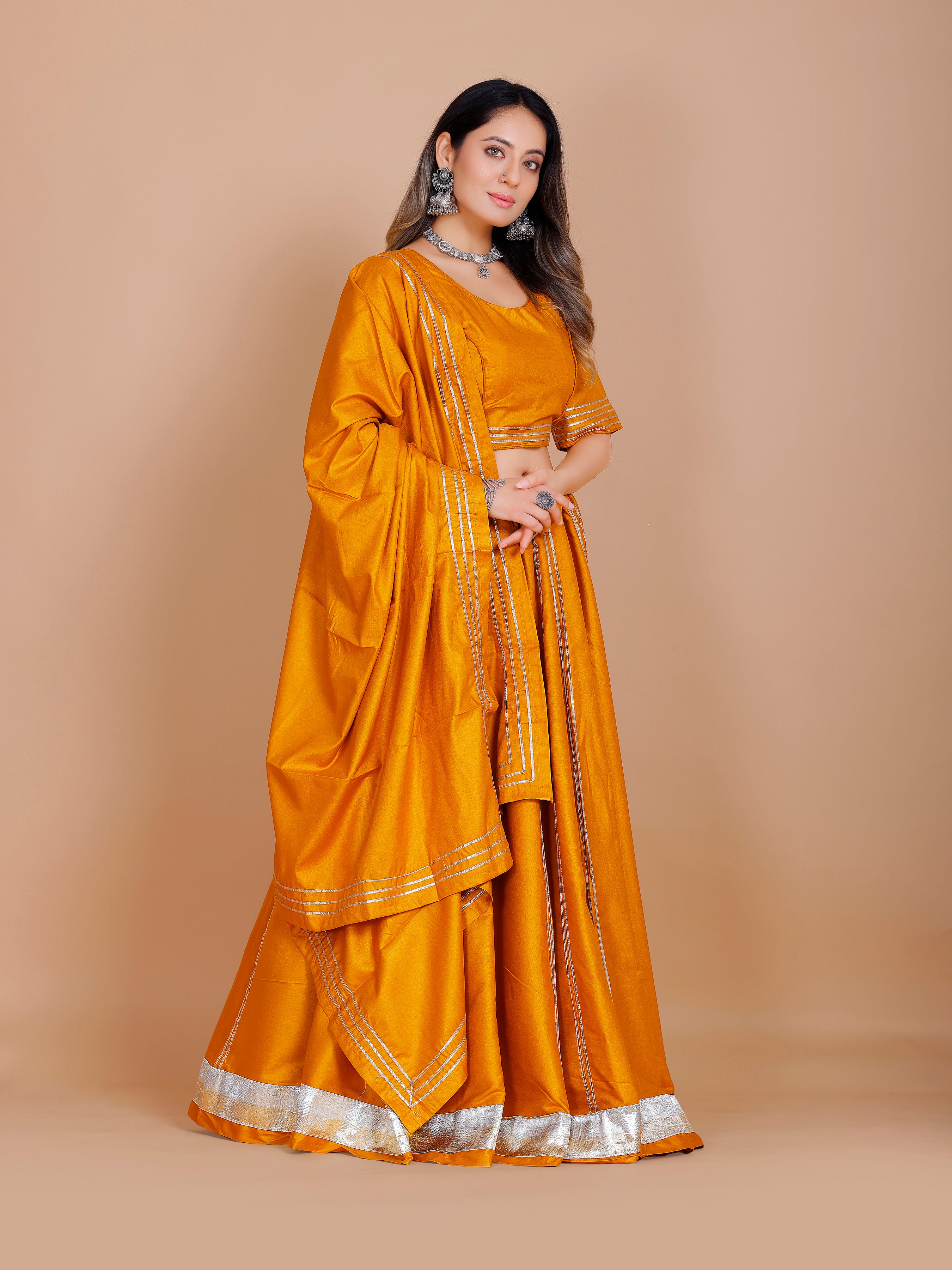 Meera Lahenga Choli