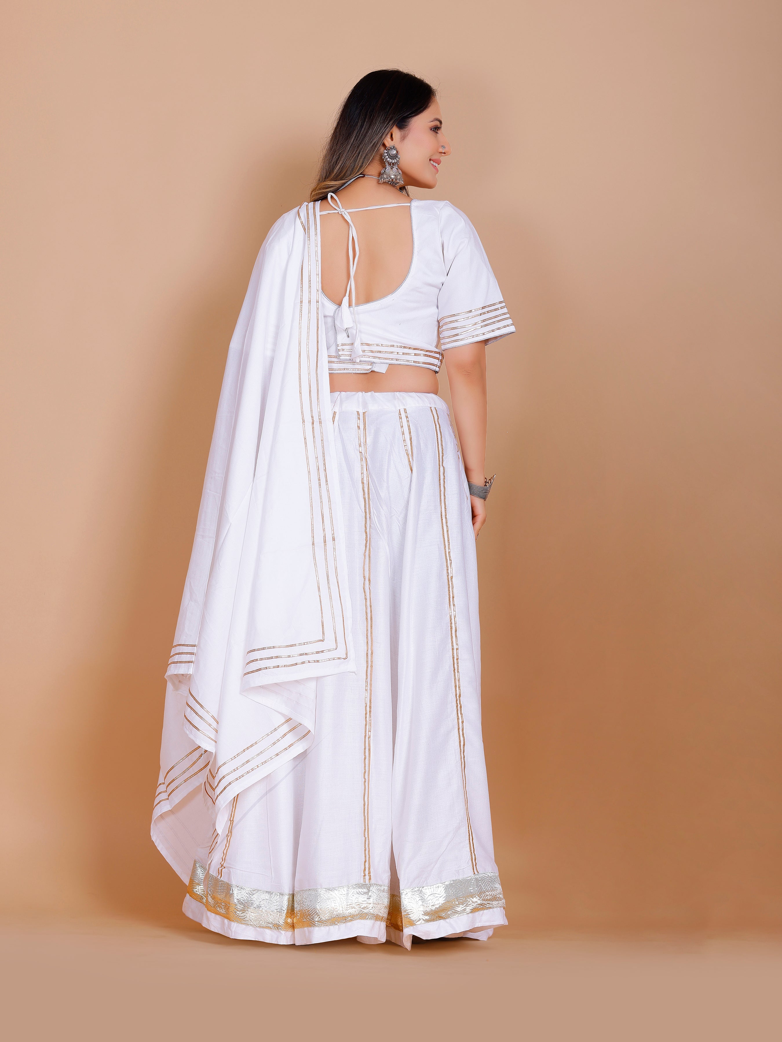 Meera Lahenga Choli