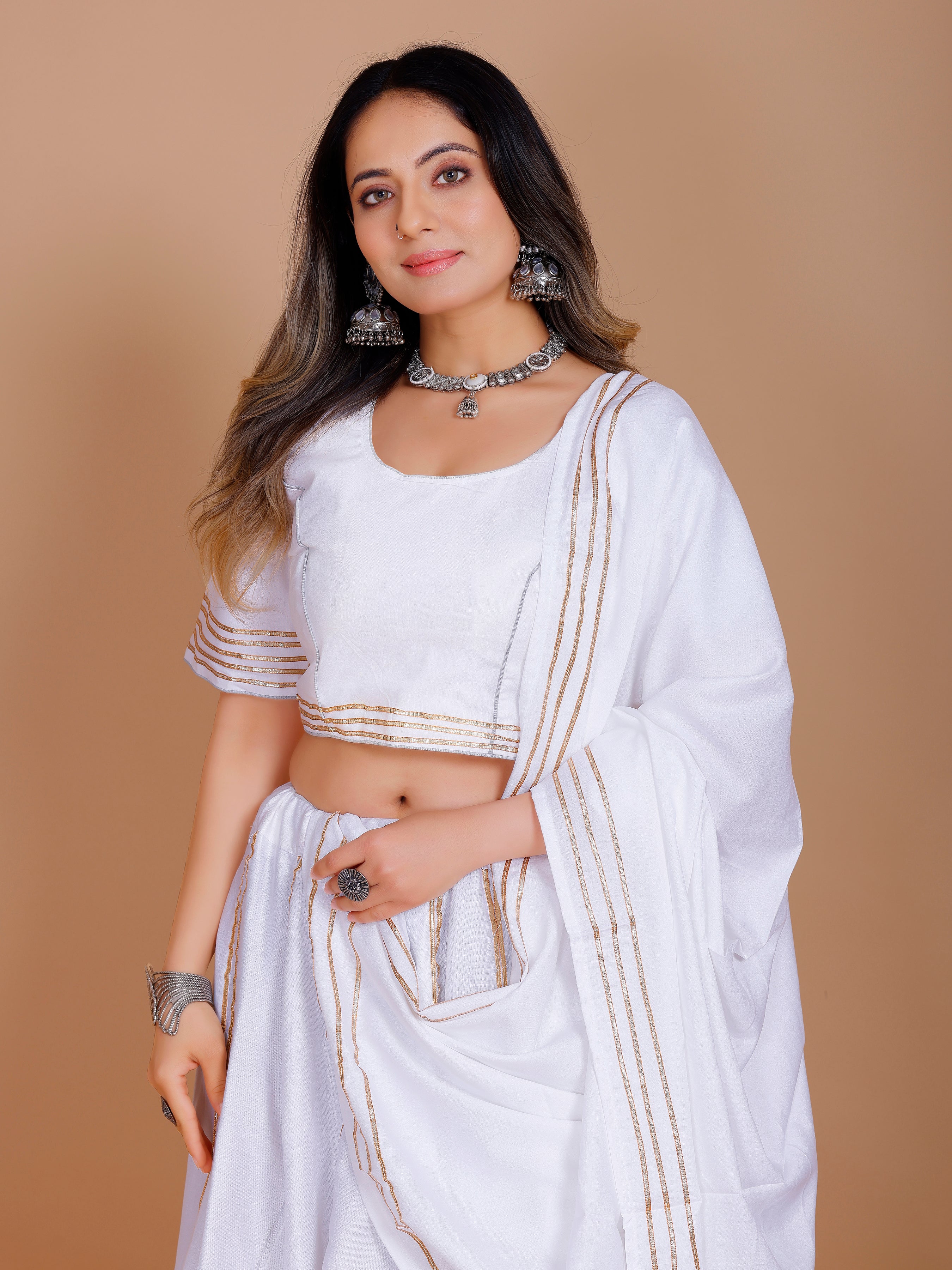 Meera Lahenga Choli