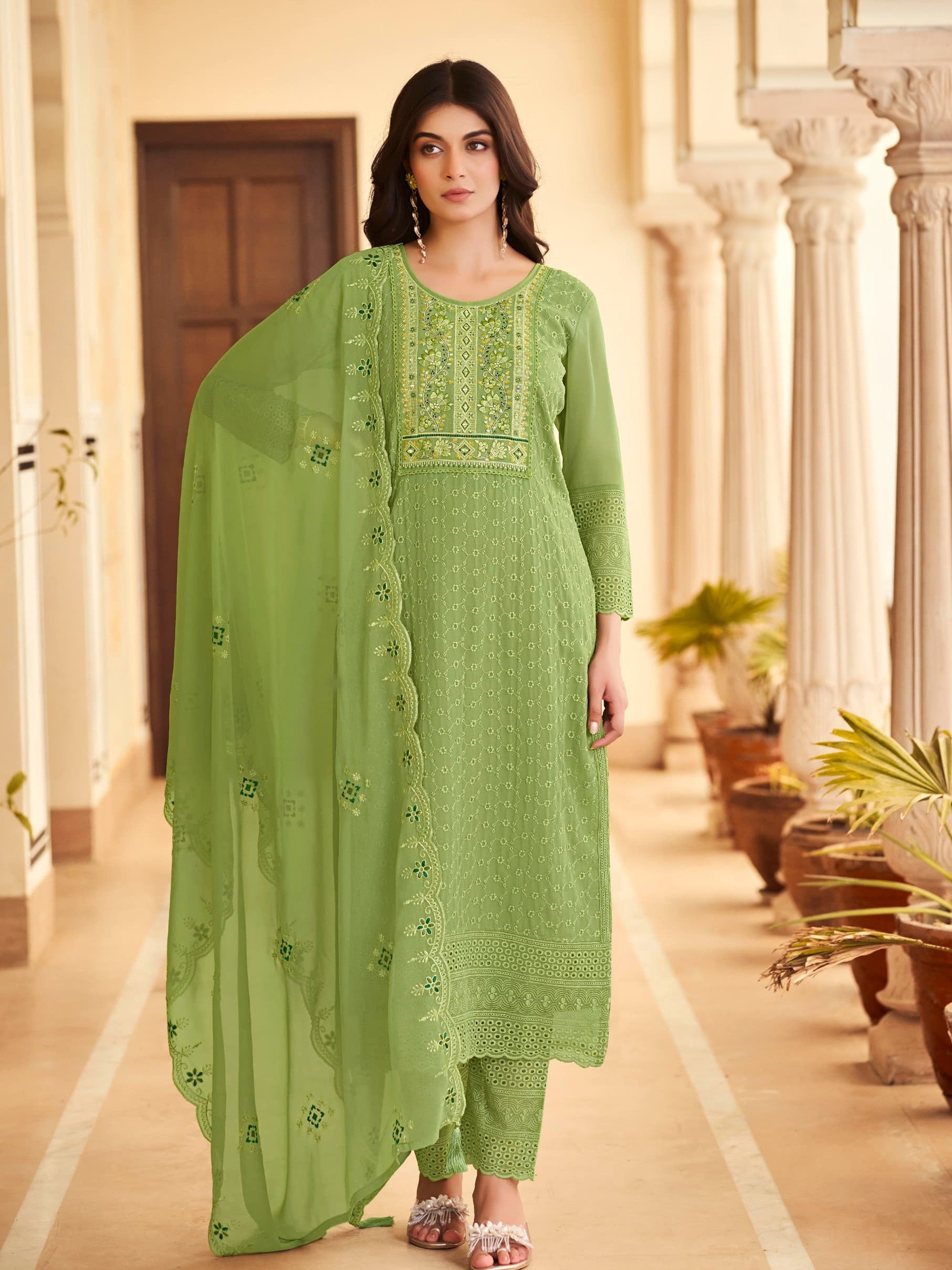 Nargis Kamiz & Pant