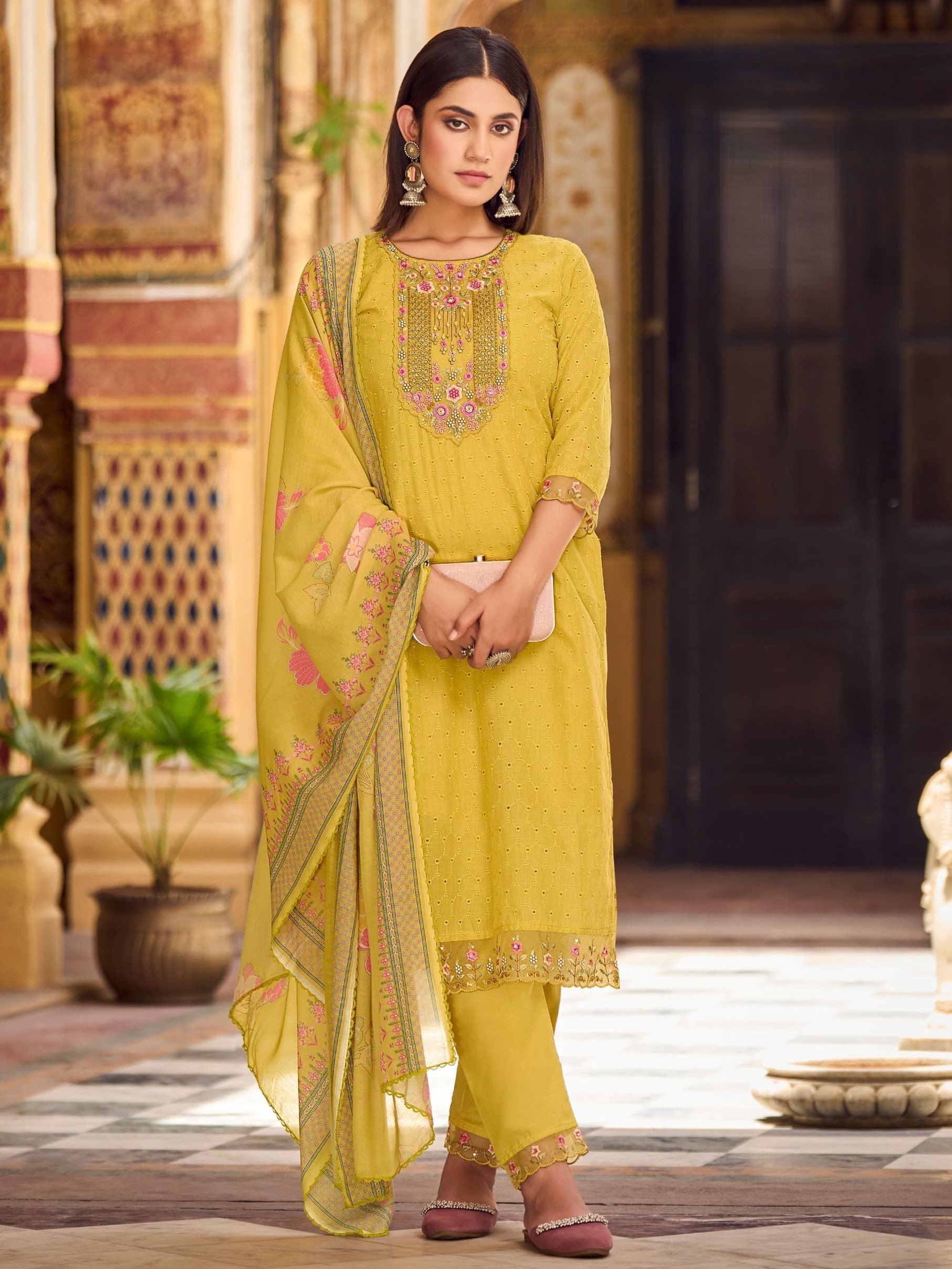 Noor Kamiz & Pant