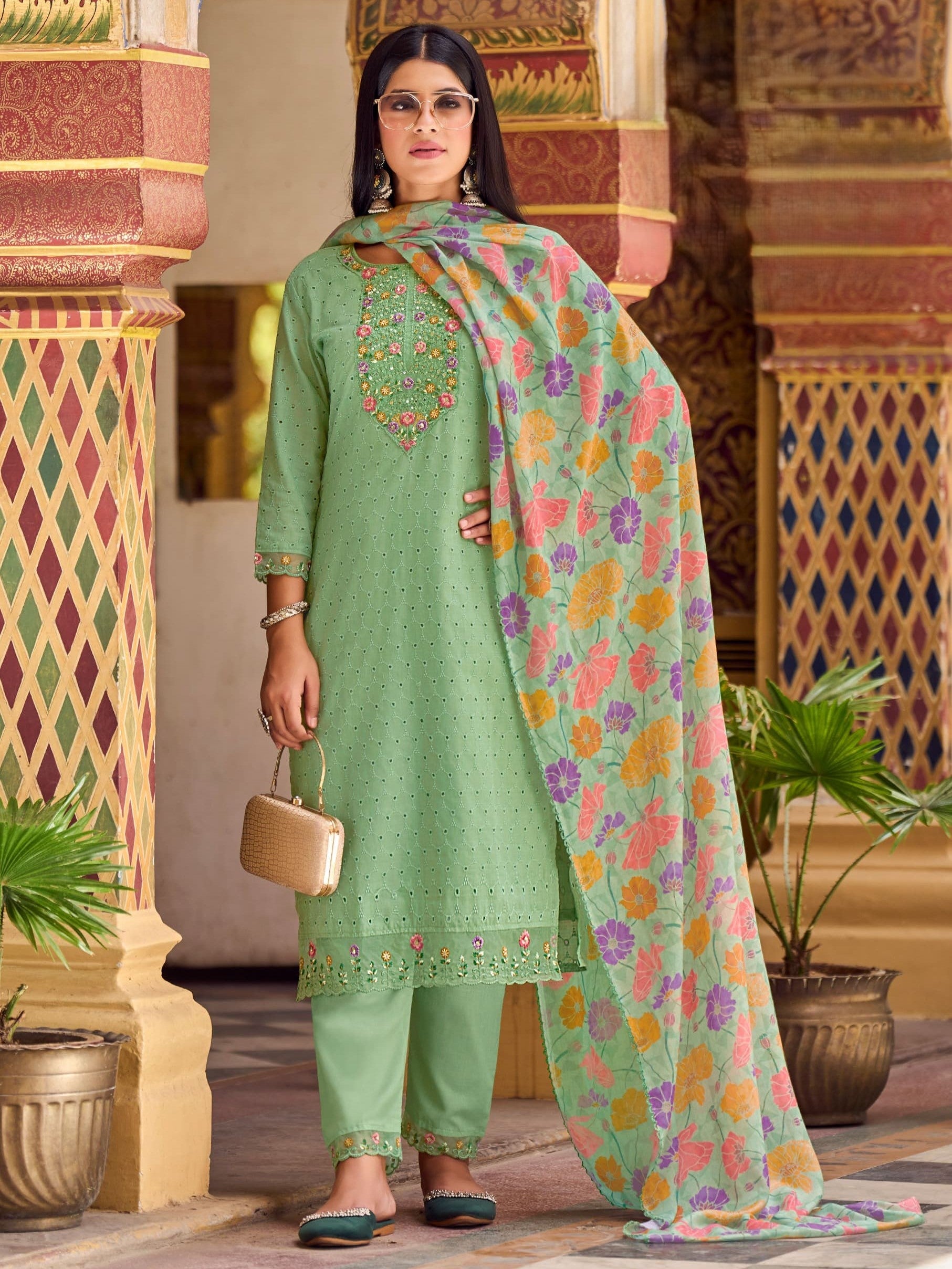 Noor Kamiz & Pant