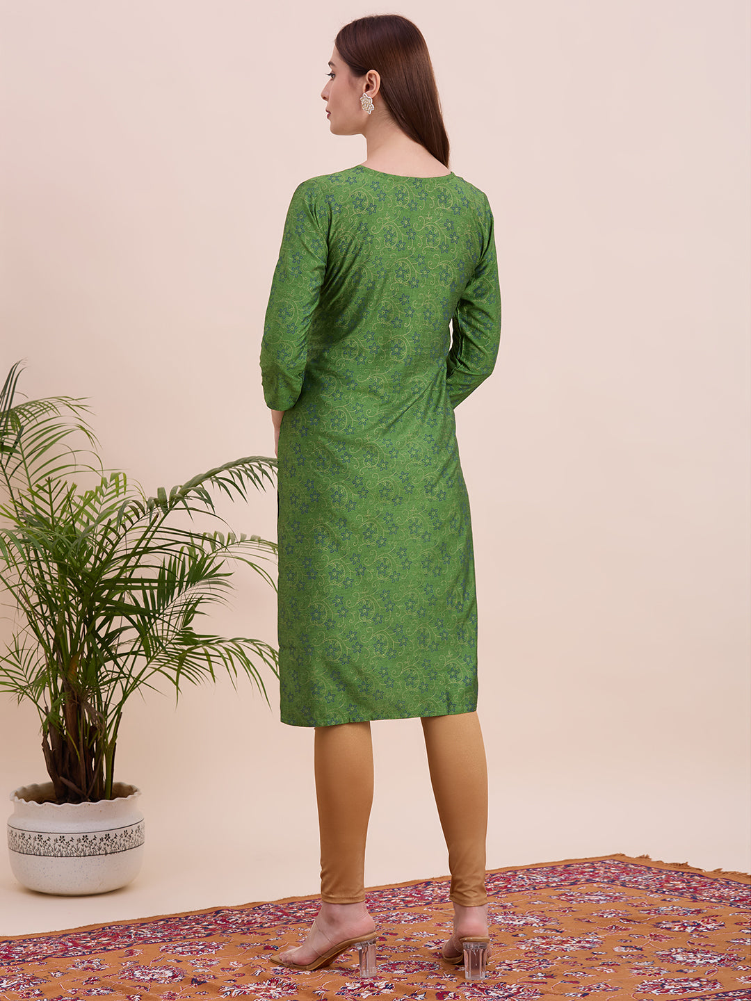 Nisha Kurti