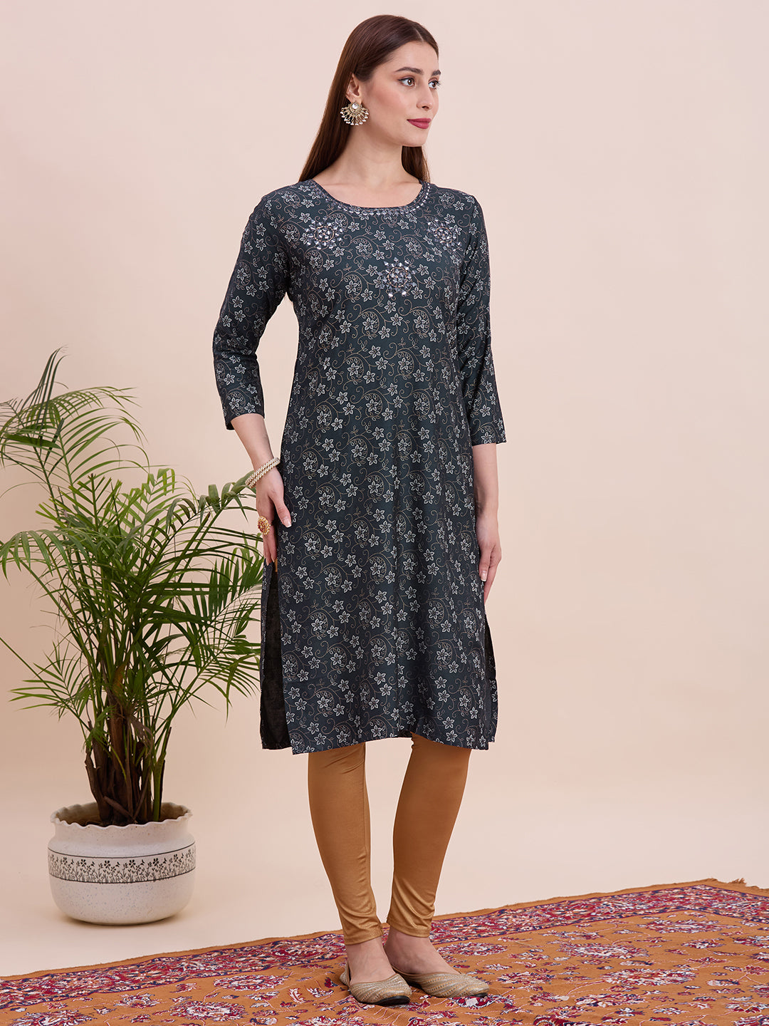 Nisha Kurti