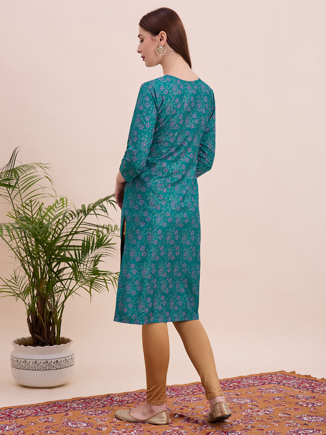 Nisha Kurti