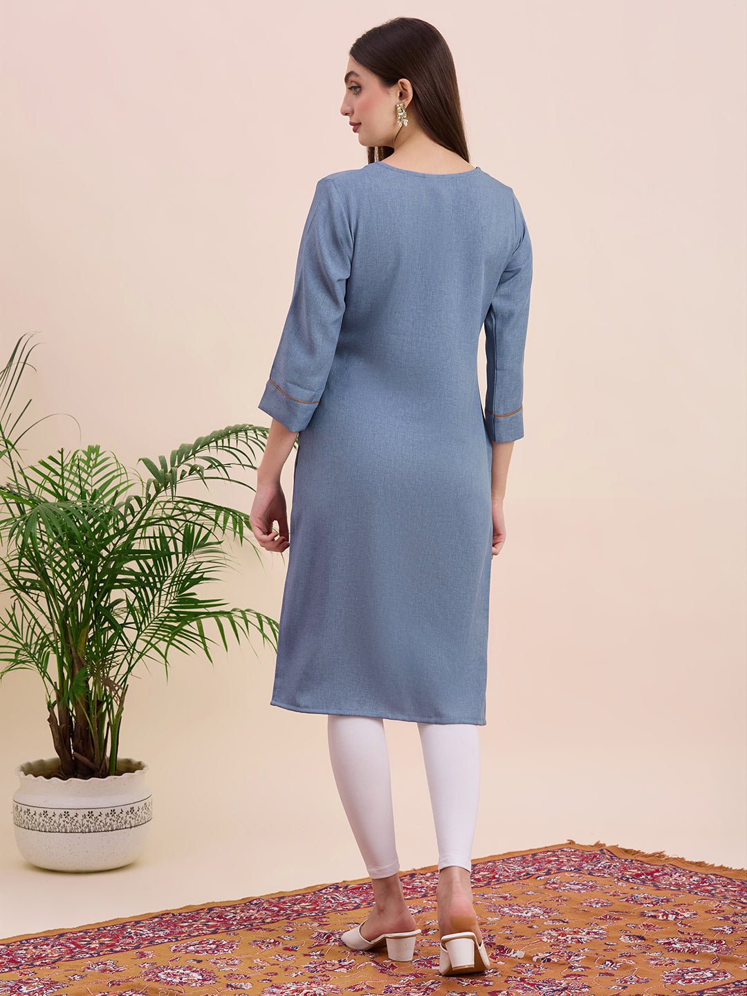 Zoya Kurti