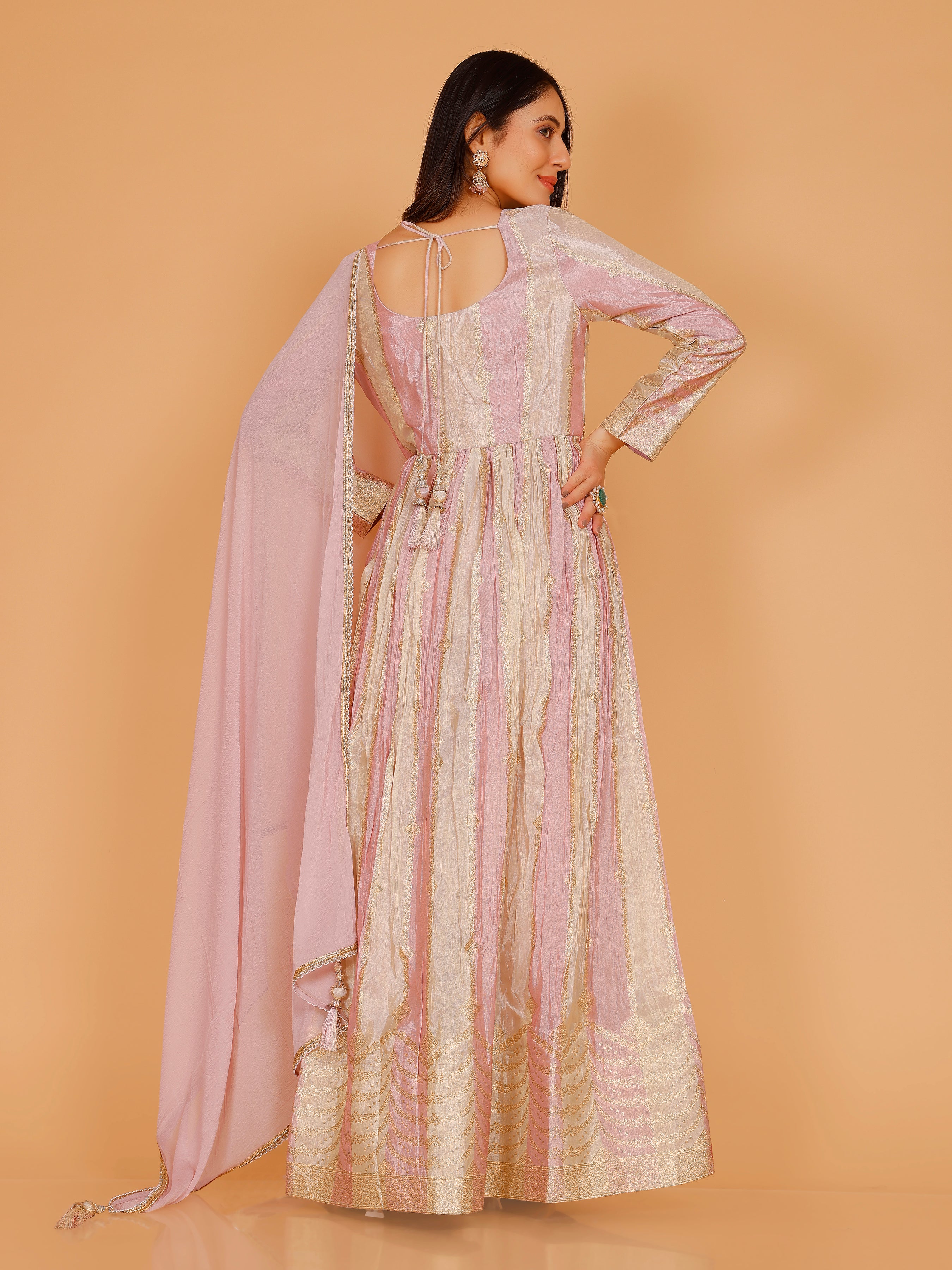 Yashvi Flair Suit