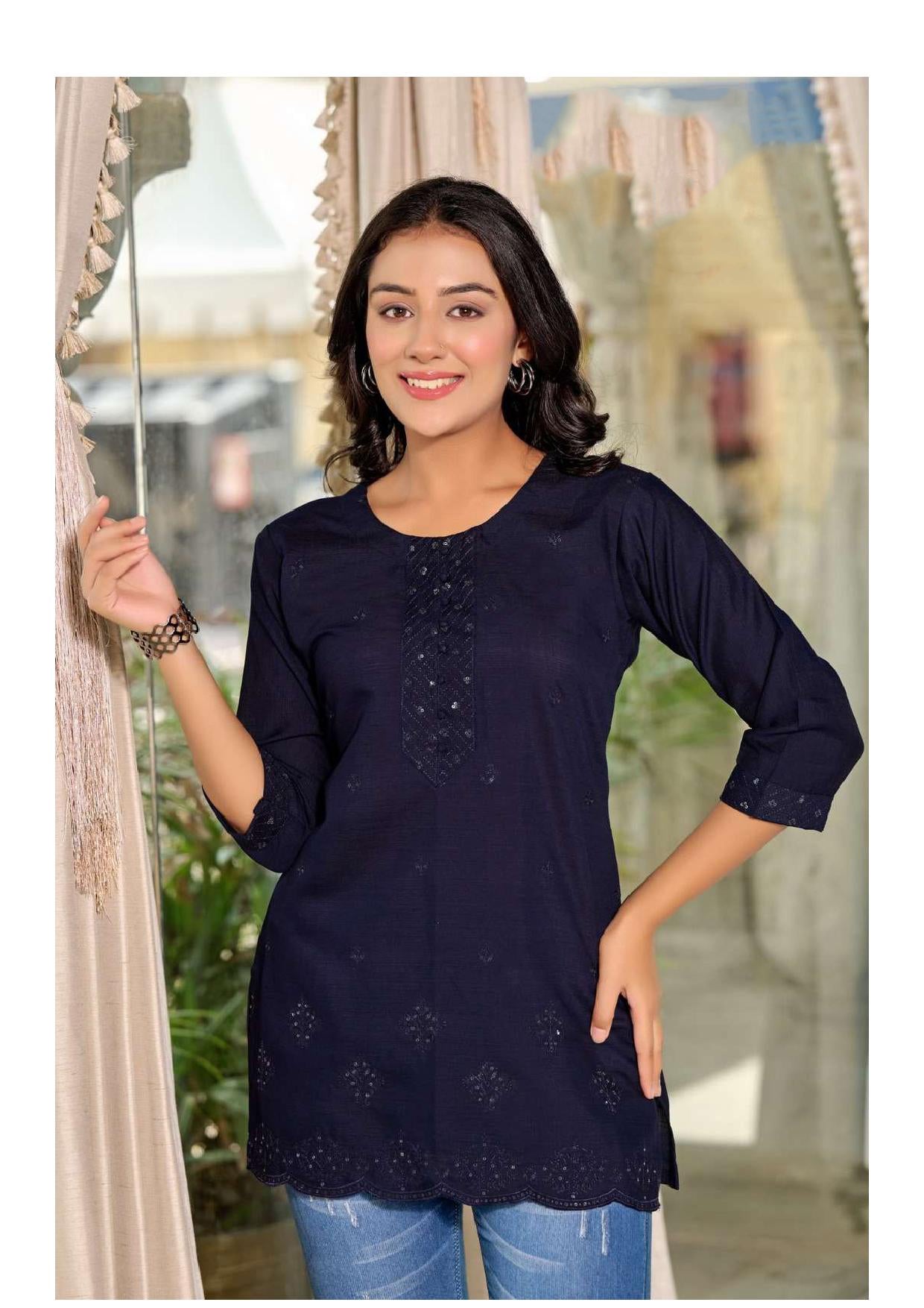 Shaniya Kurti
