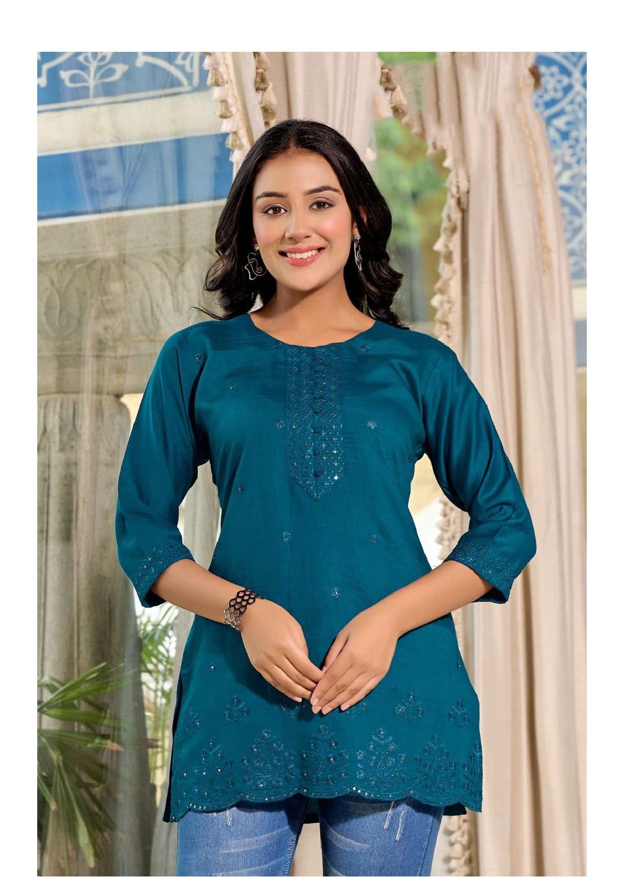 Shaniya Kurti