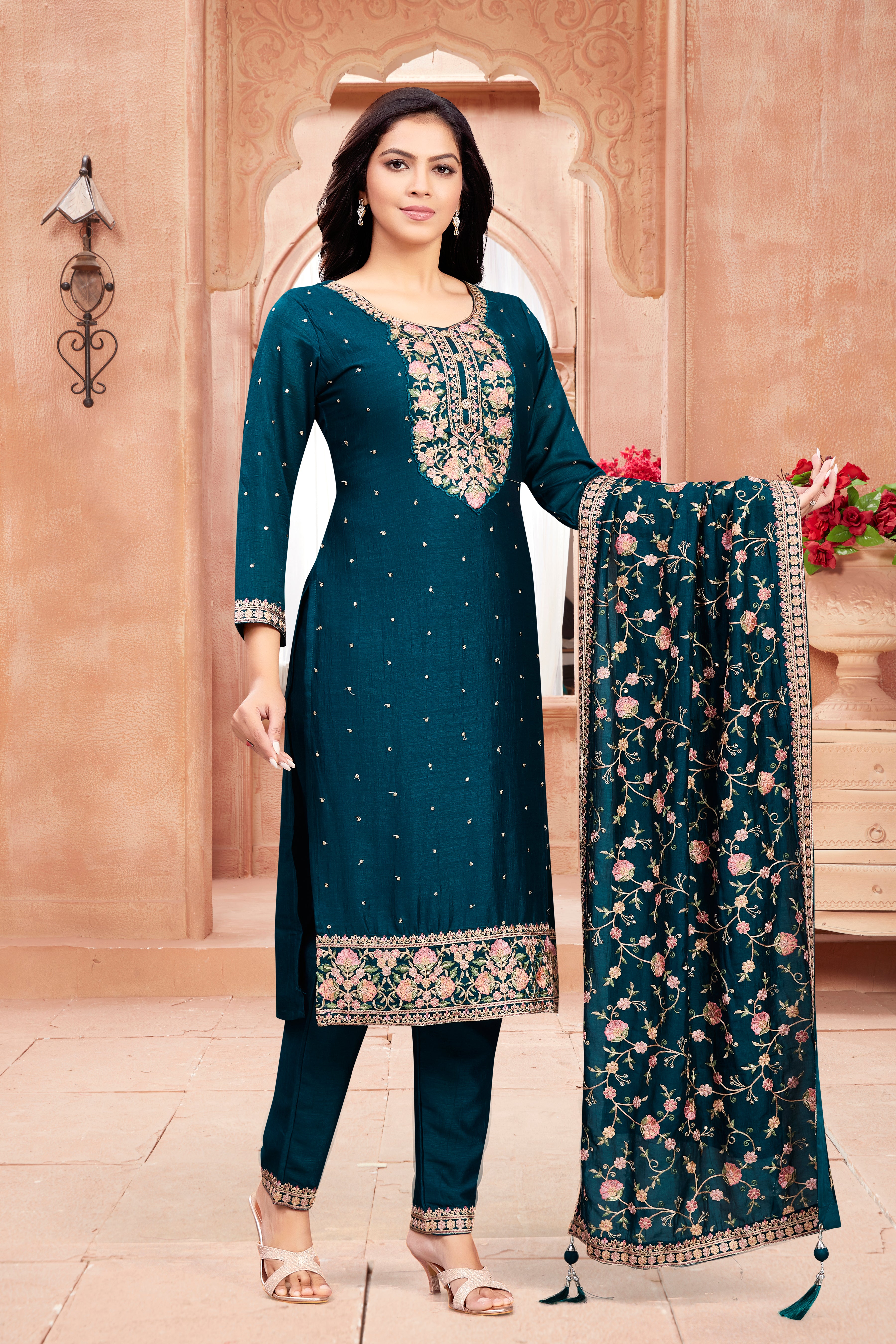 Aashi Kamiz & Pant