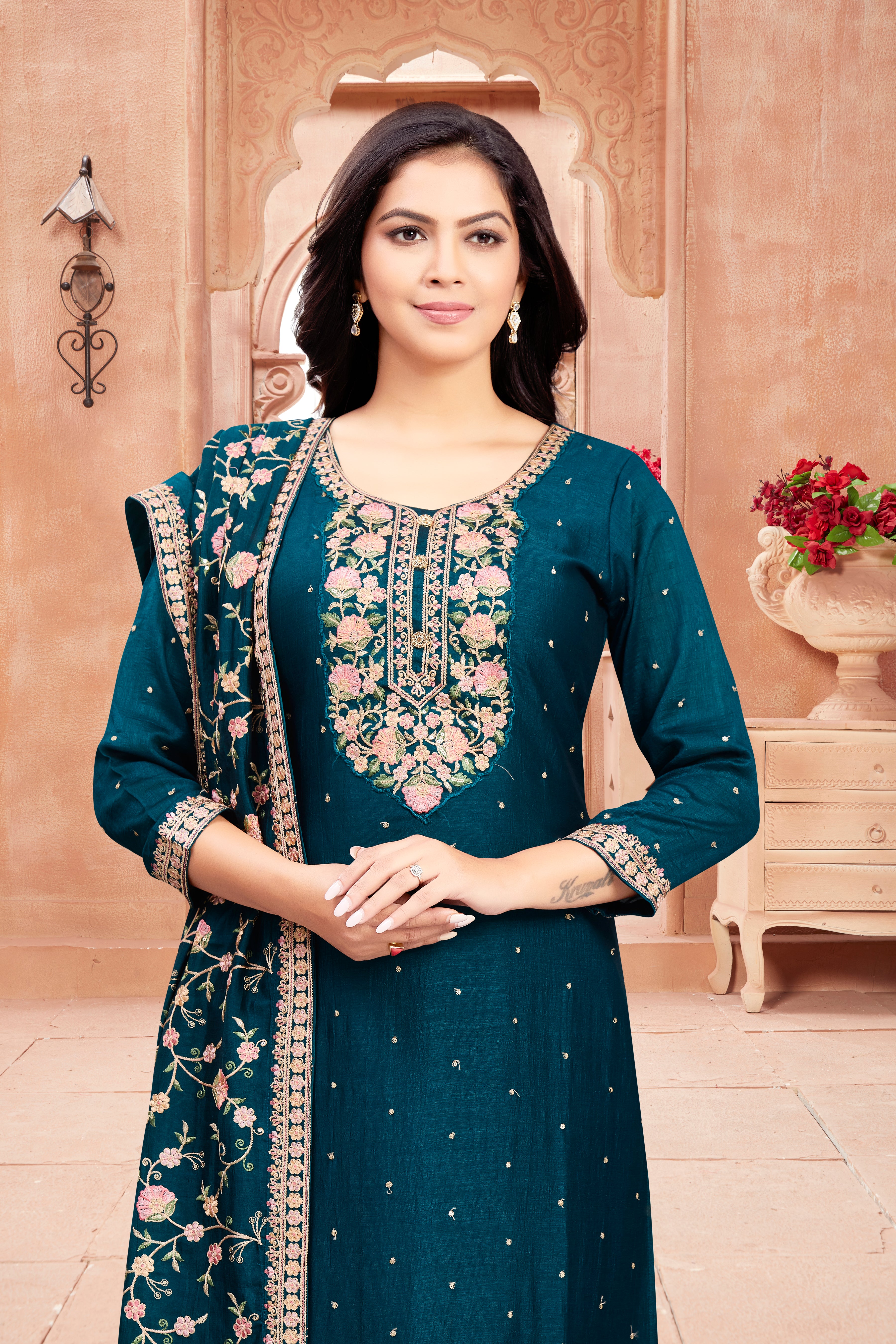 Aashi Kamiz & Pant
