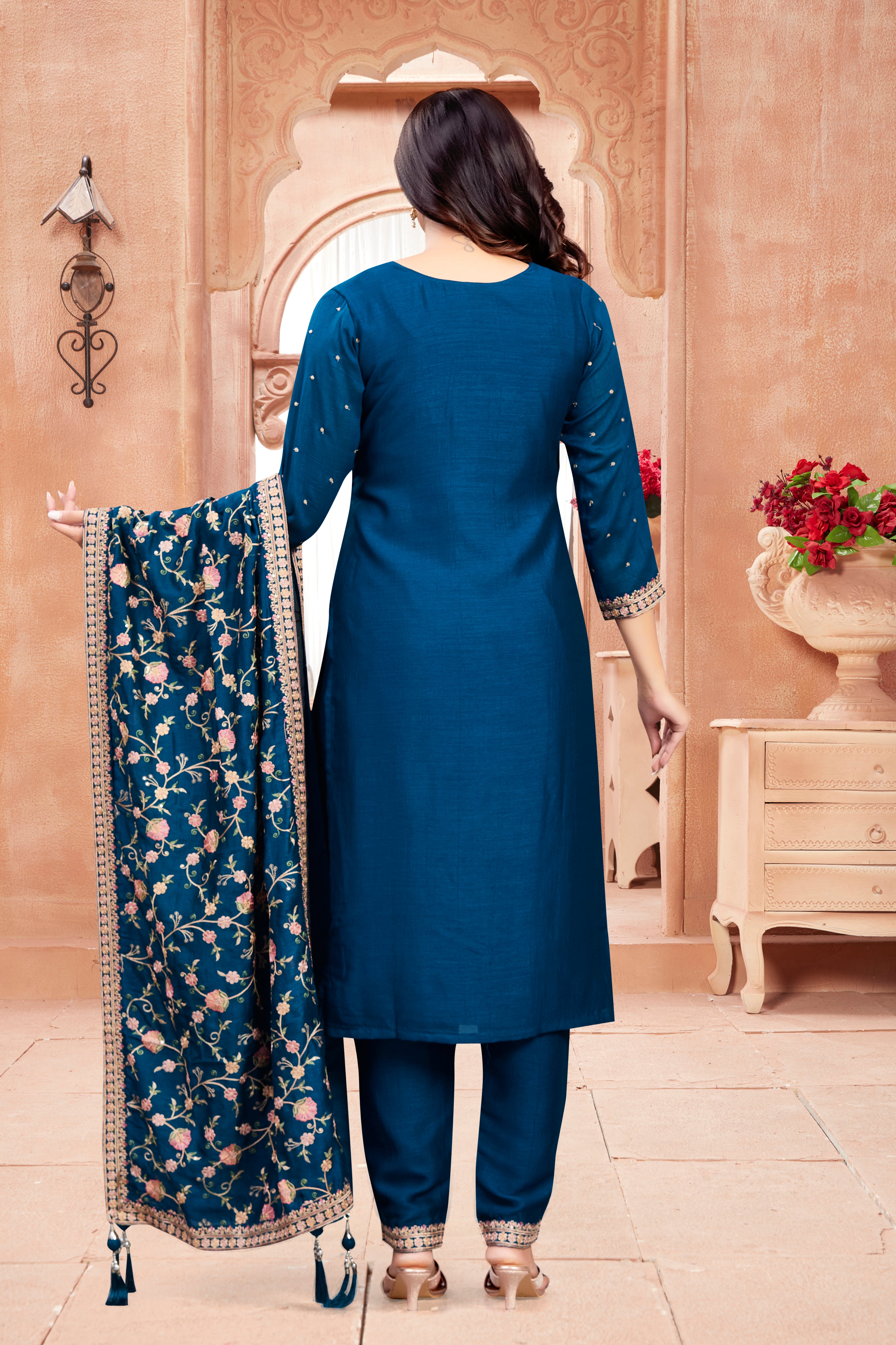 Aashi Kamiz & Pant