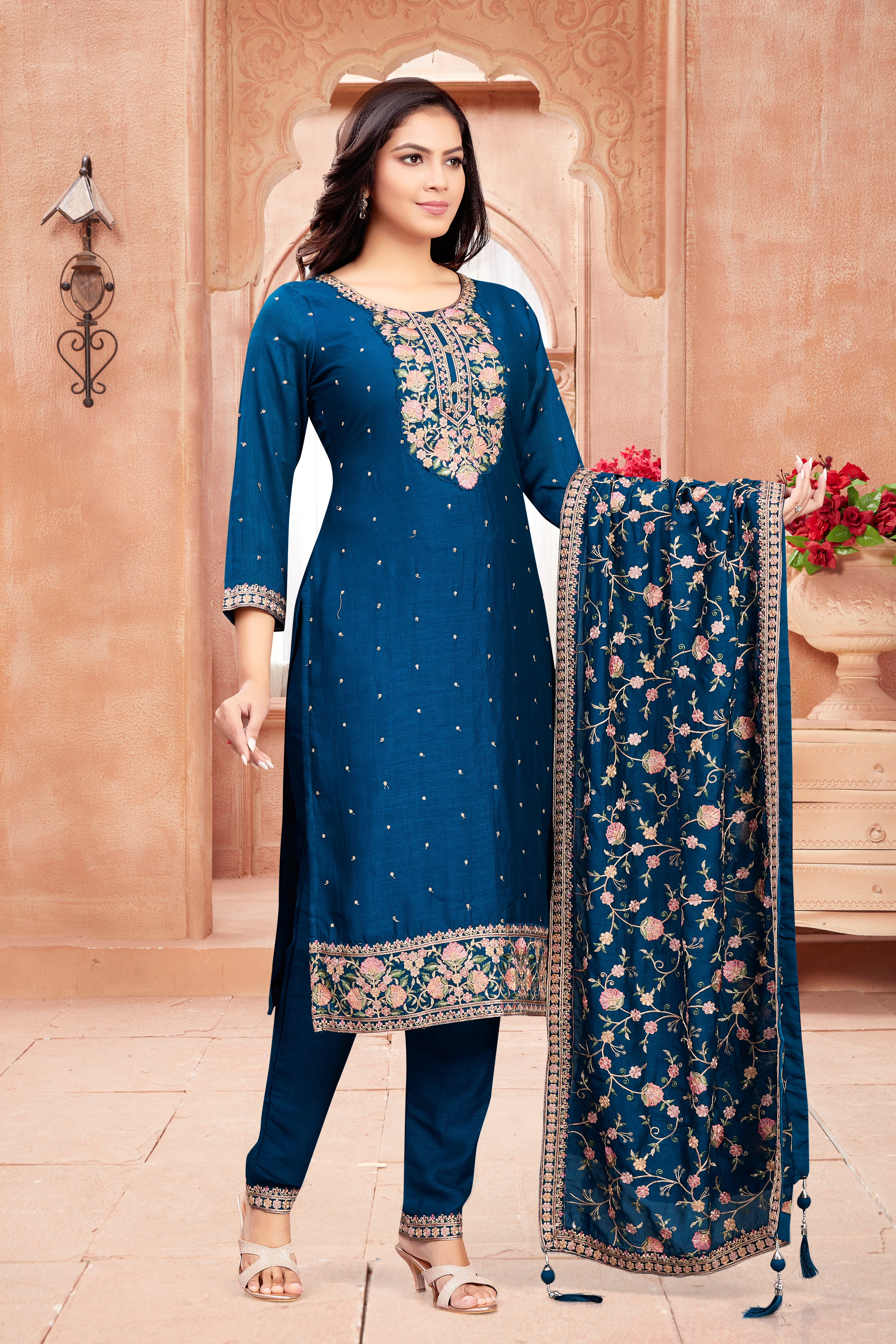 Aashi Kamiz & Pant