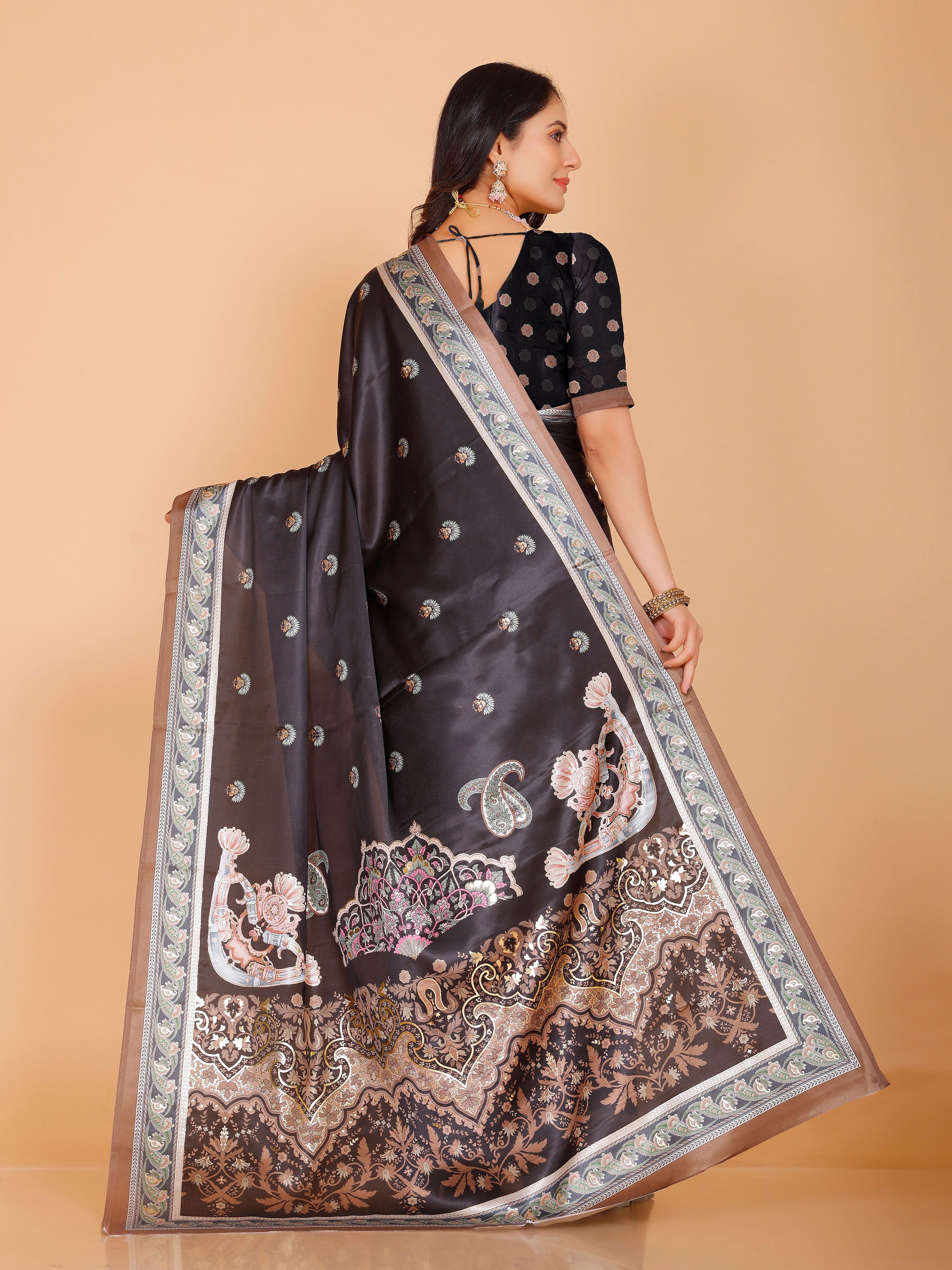 Navya Saree