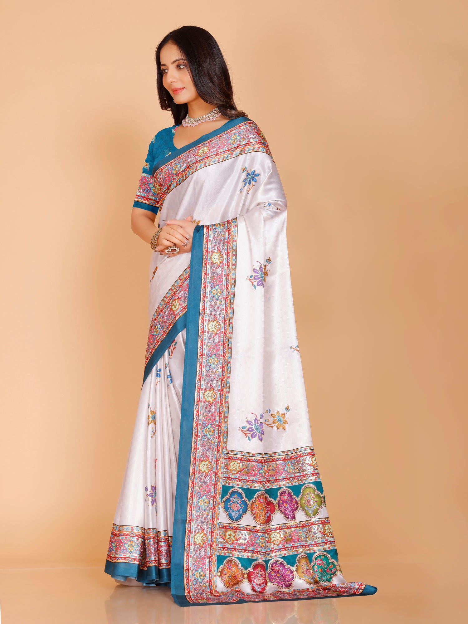 Navya Saree