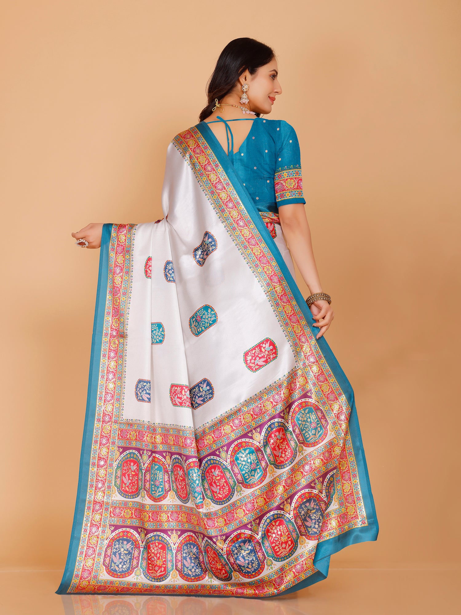 Navya Saree