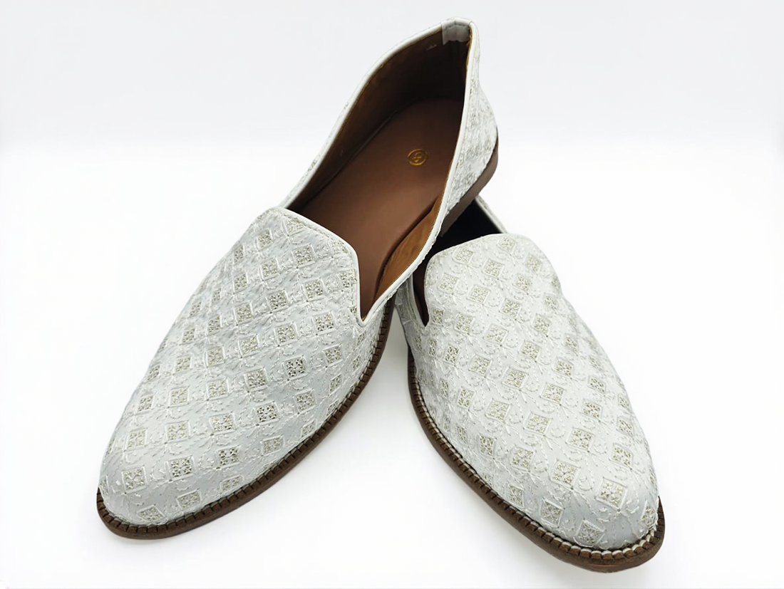 Mens Embroidered Juti