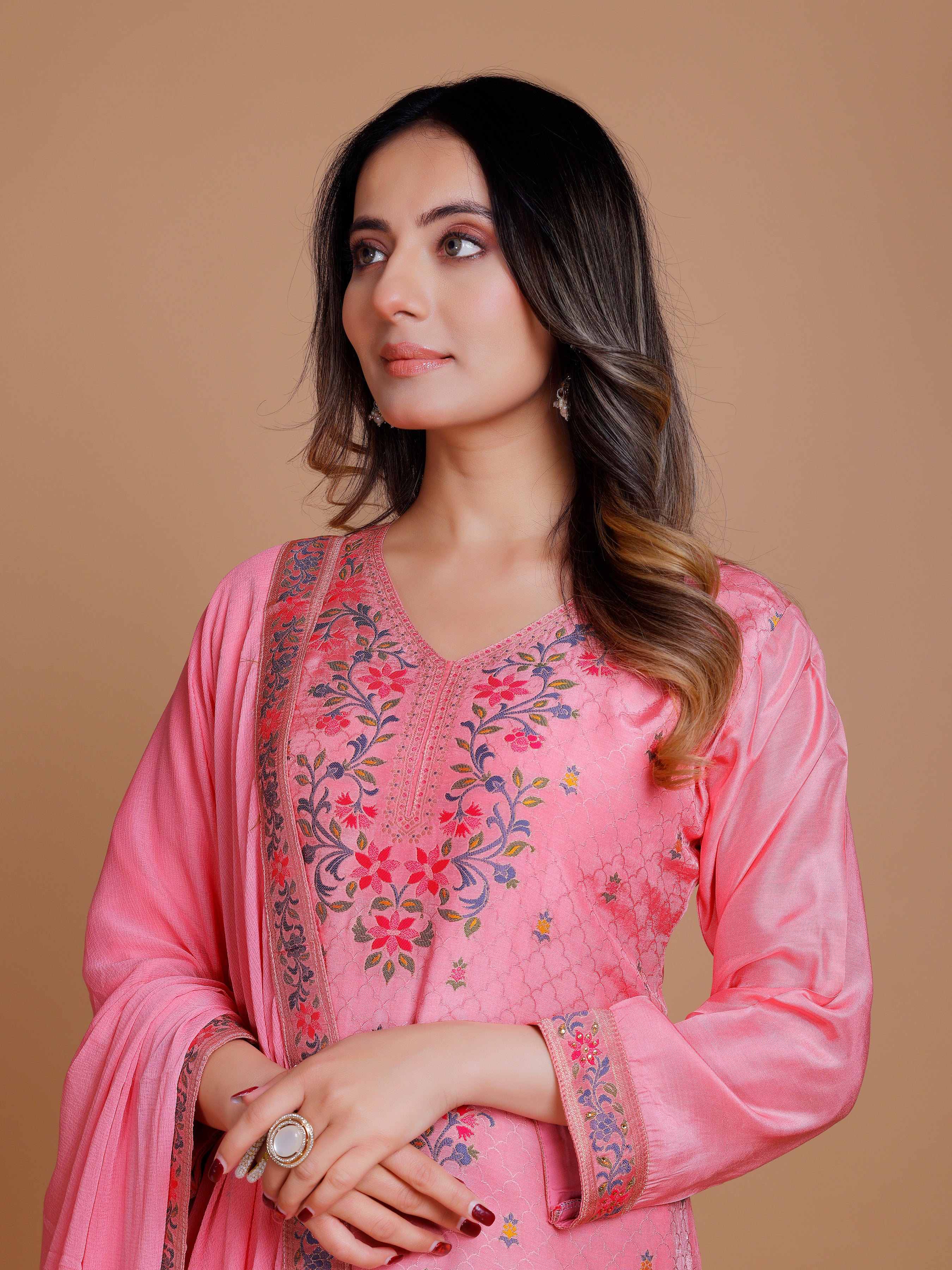 Kanika Kamiz &amp; Pant