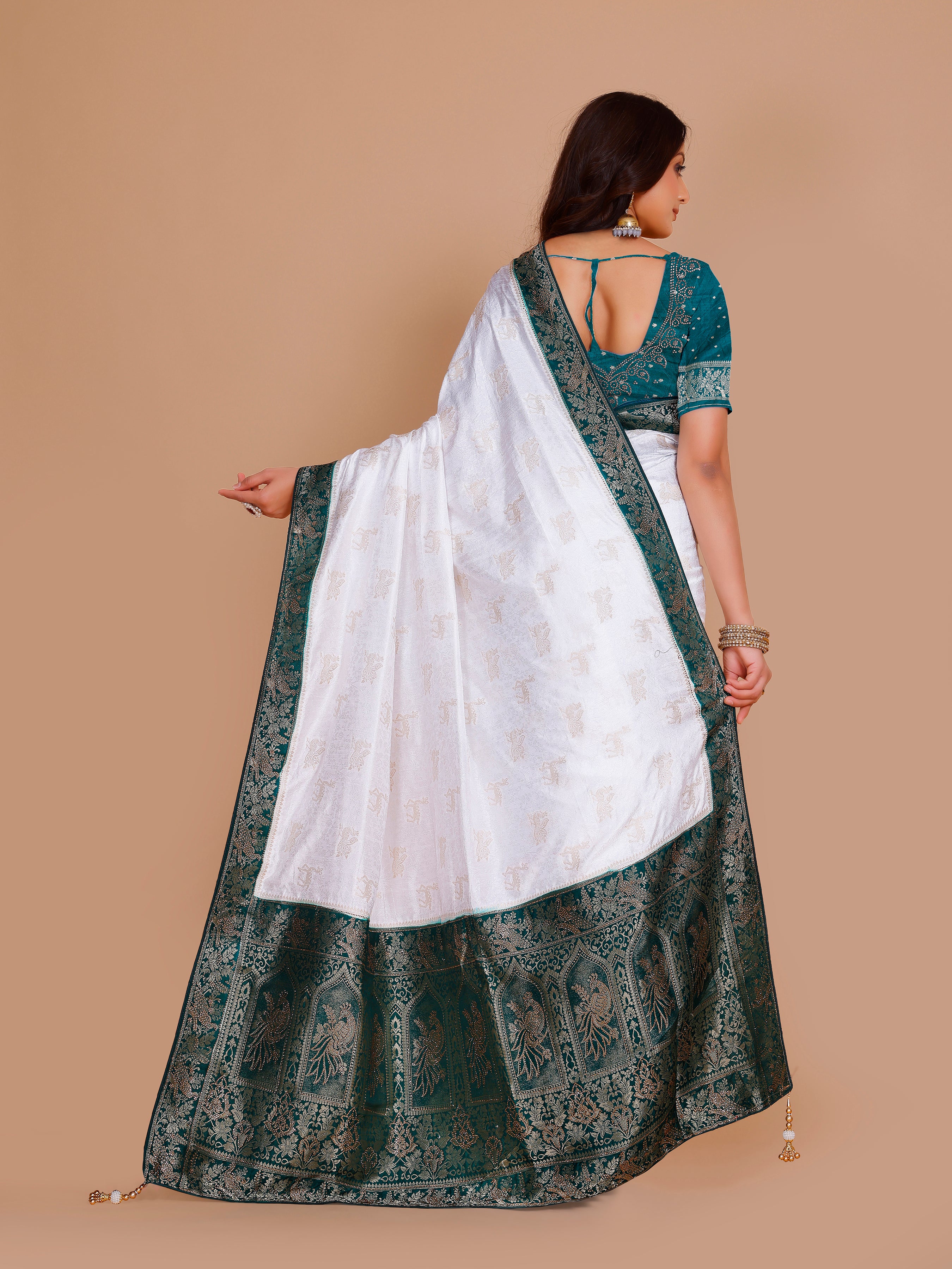 Nirja Saree