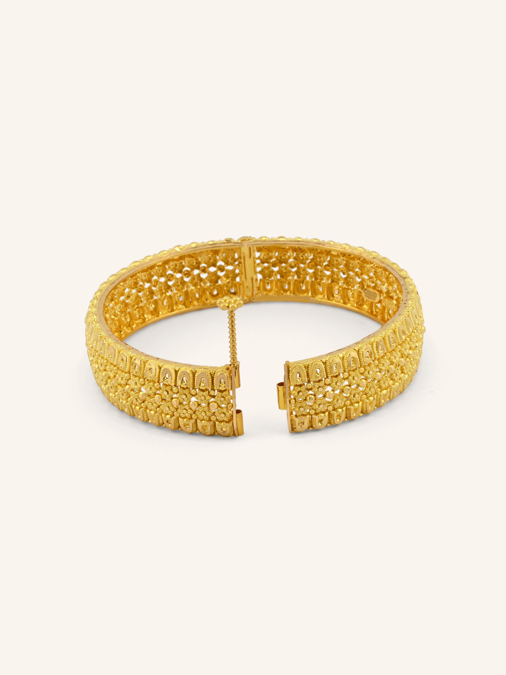 22ct Gold Screw Patta Pair Bangles