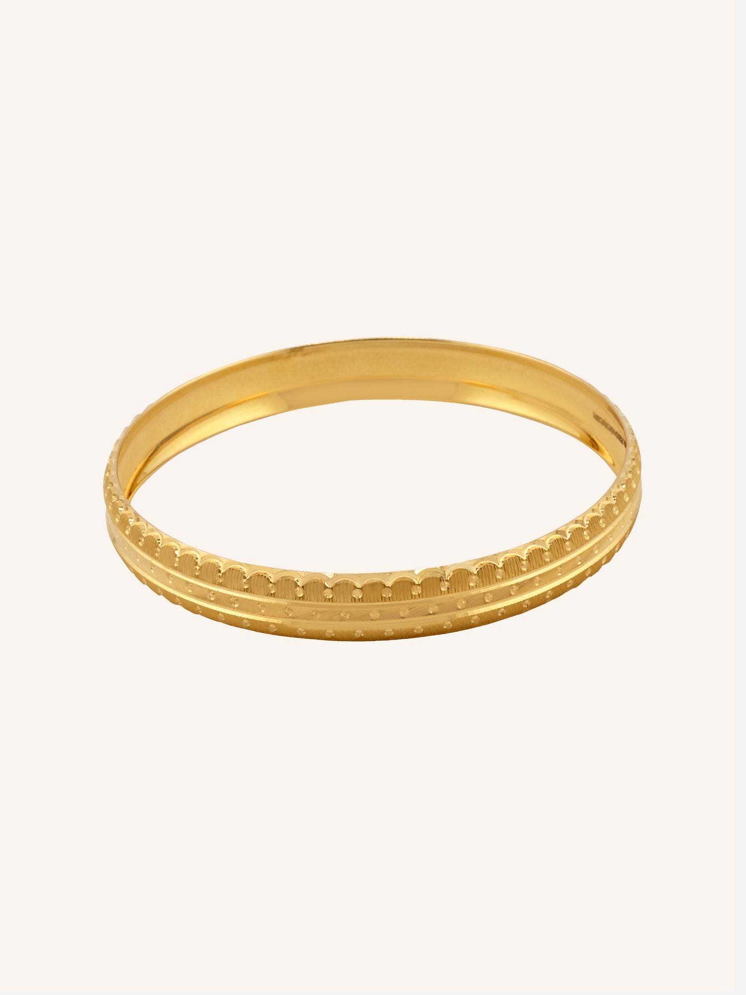 Elegant 22ct Gold Pair Bangles