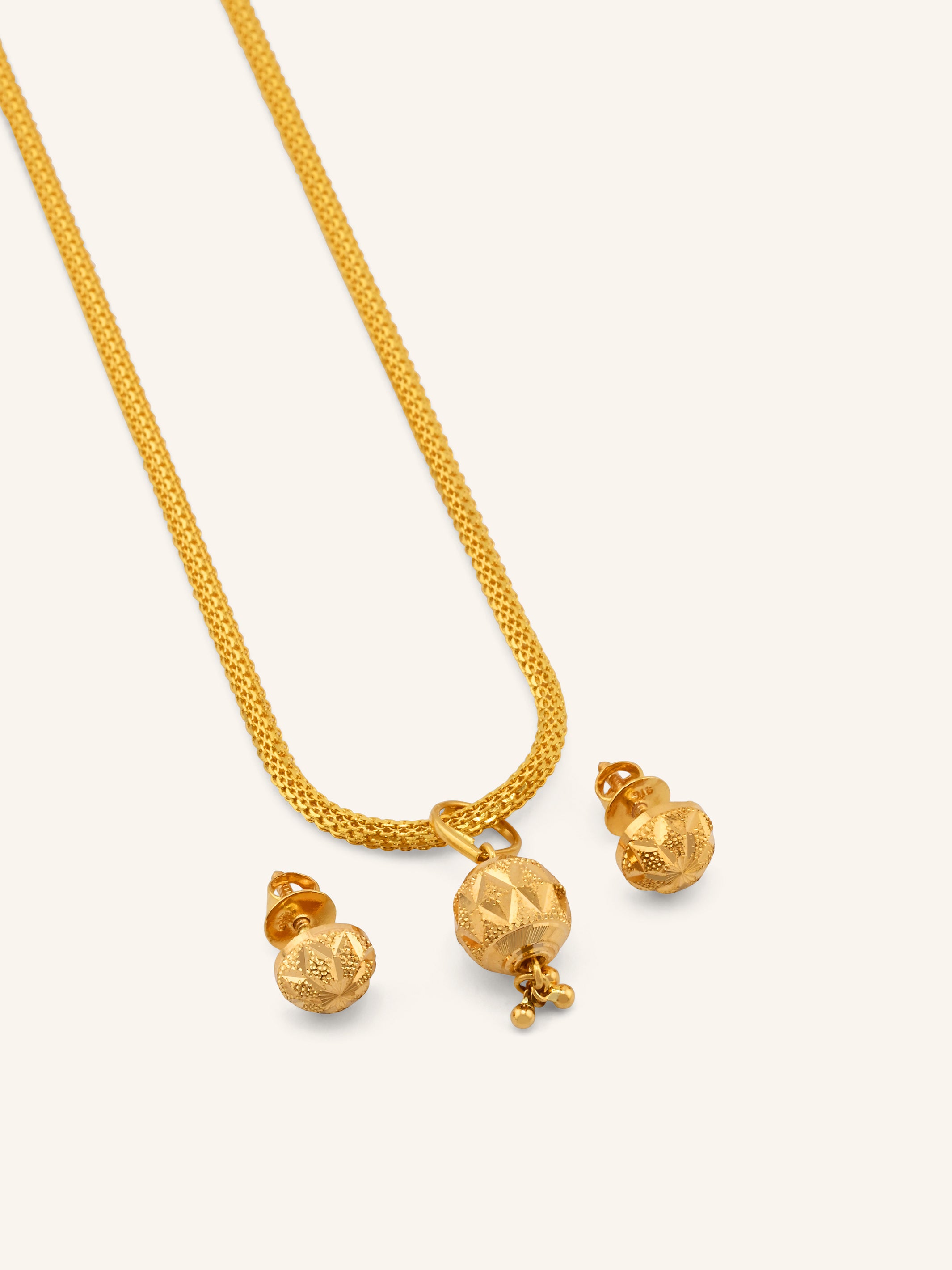 22ct Gold Ball Pendant Set