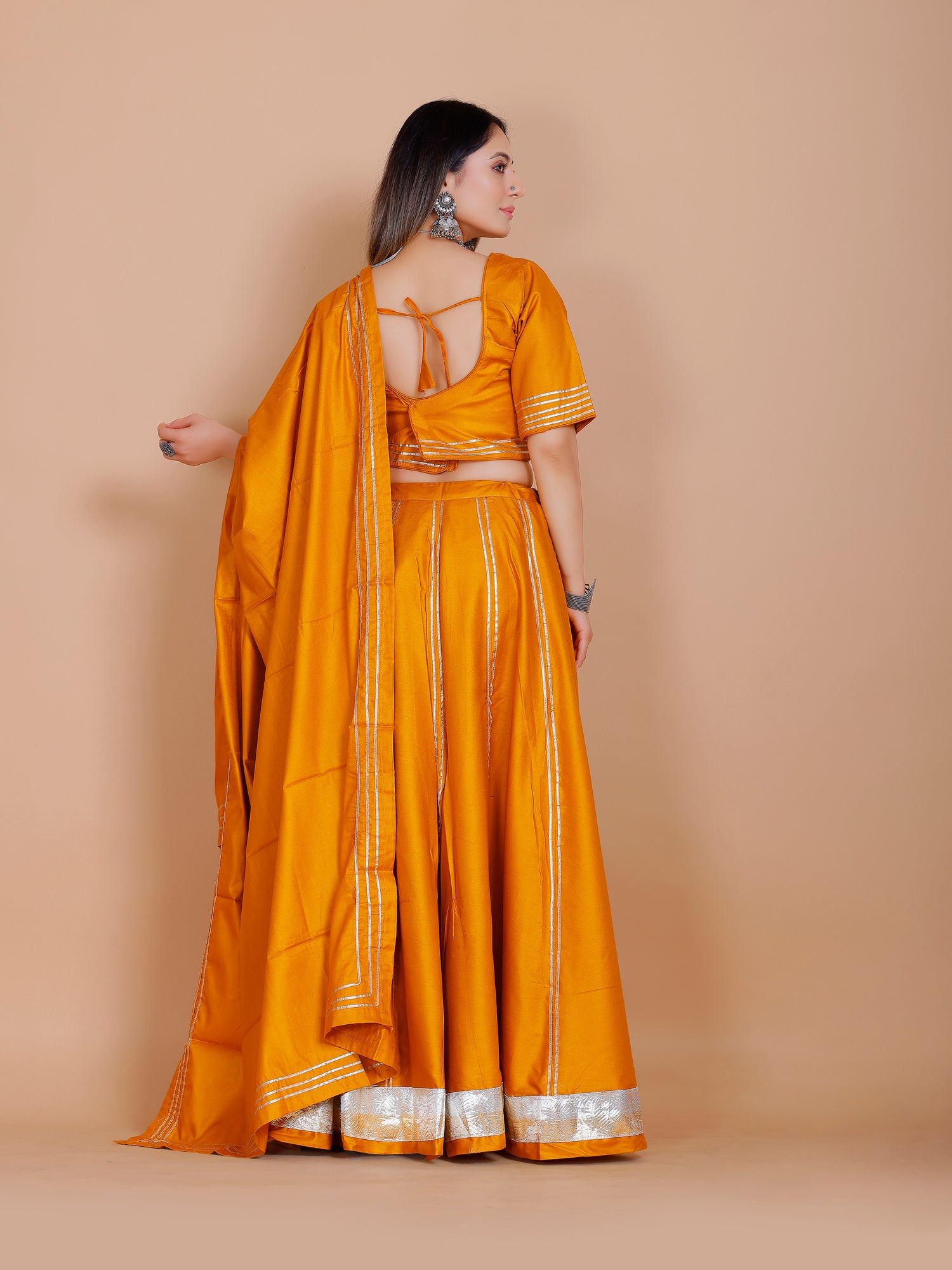 Meera Lahenga Choli