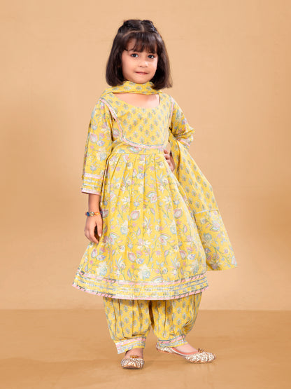 Girls Patiyala Suit