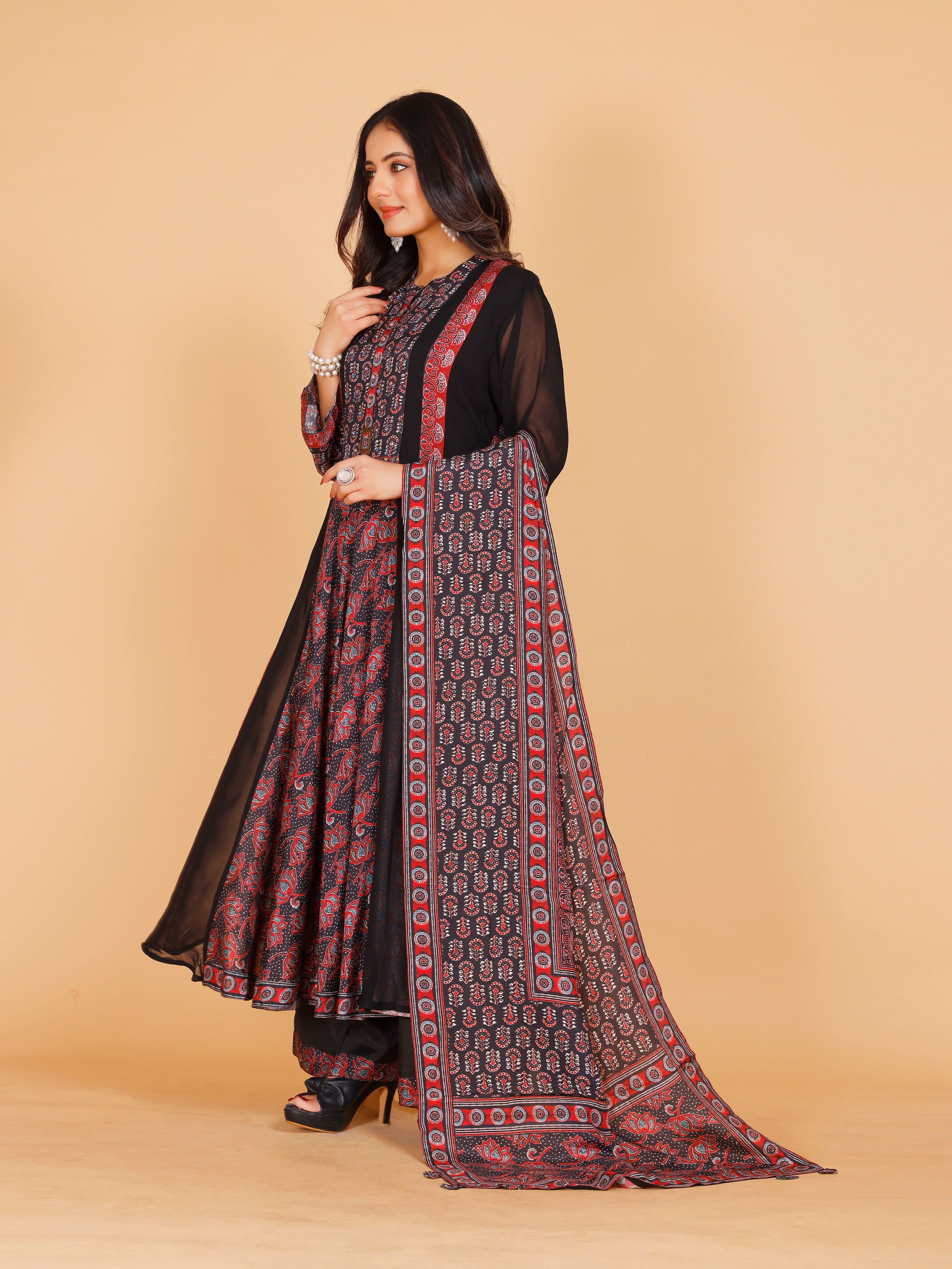 Nargis Palazzo Suit