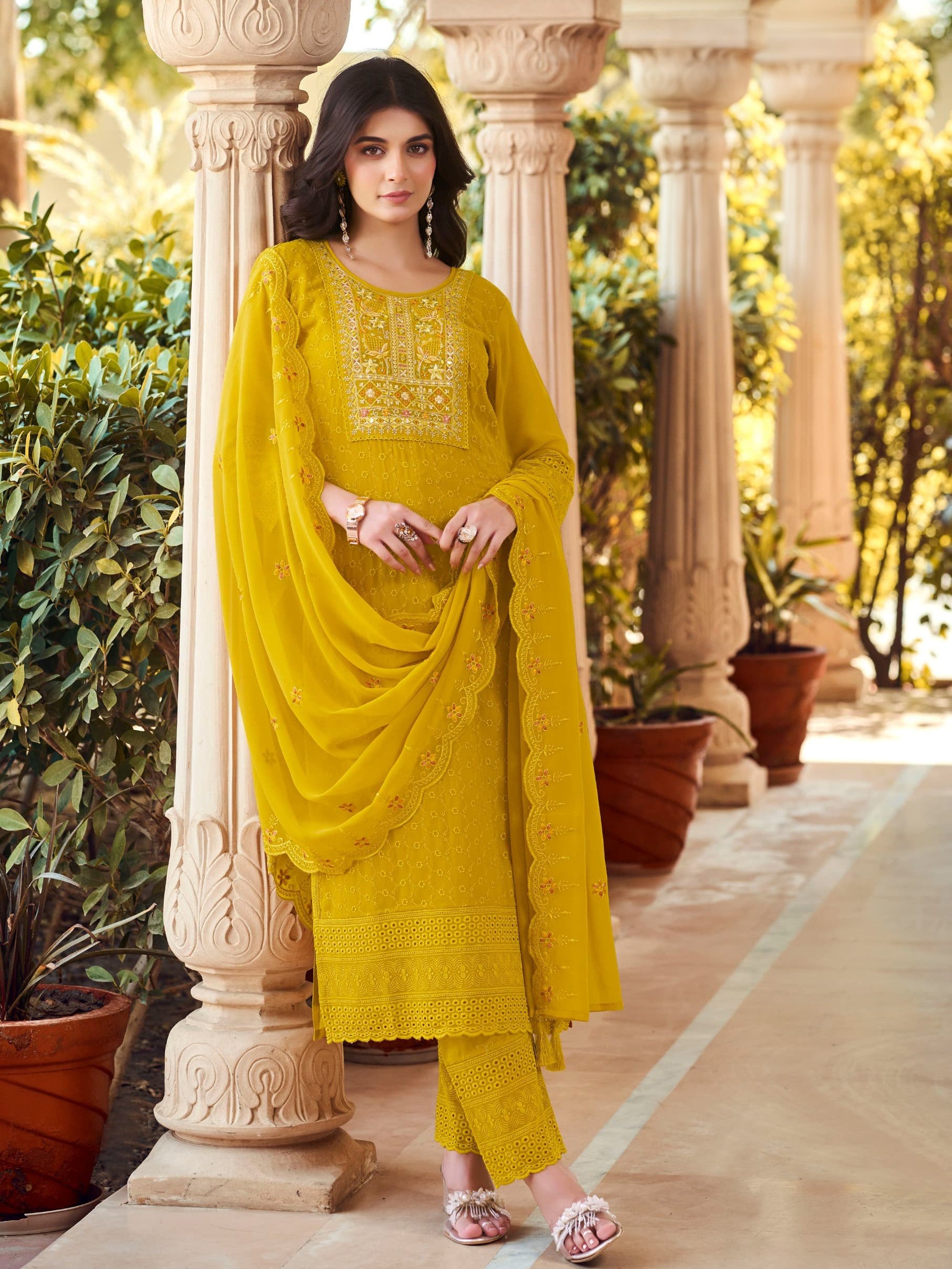 Nargis Kamiz &amp; Pant