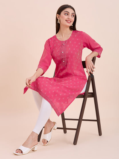 Tisha Kurti