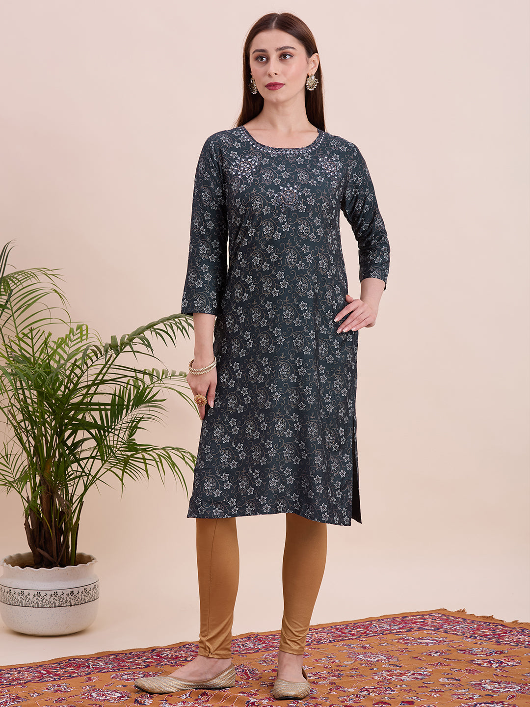 Nisha Kurti