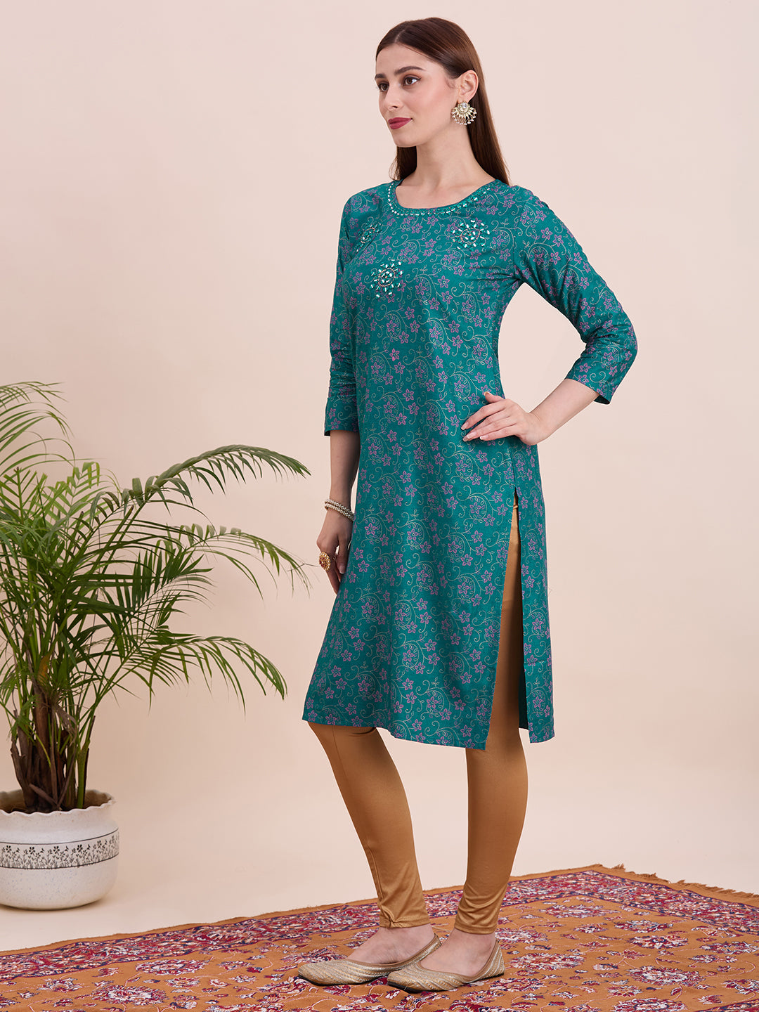 Nisha Kurti