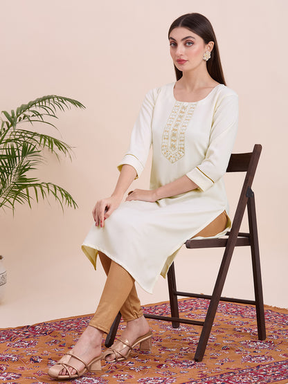 Zoya Kurti