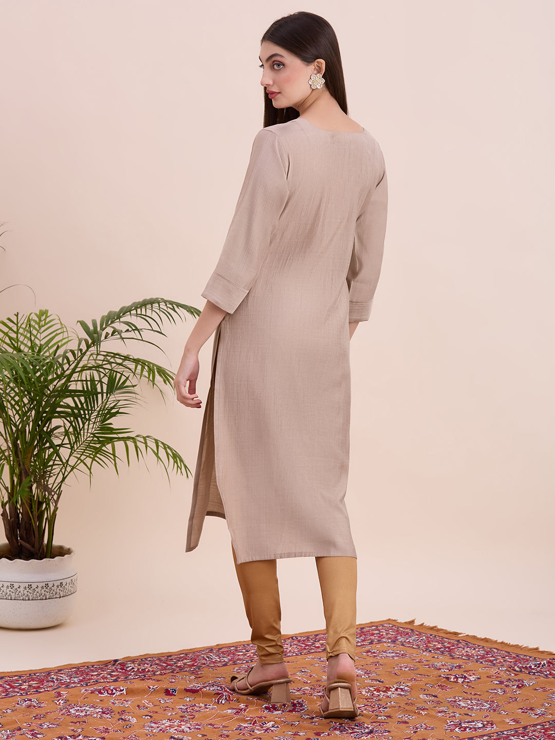Shanya Kurti