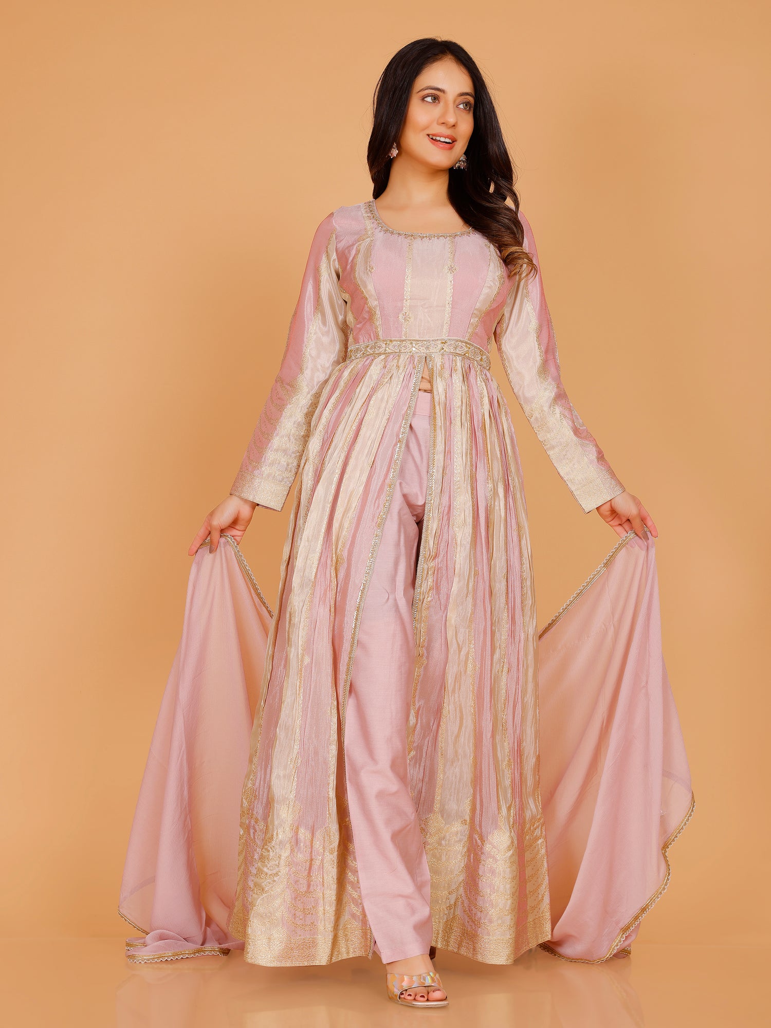 Yashvi Flair Suit