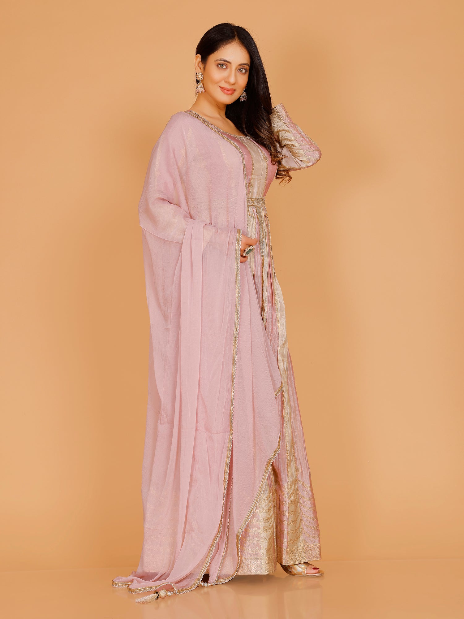Yashvi Flair Suit