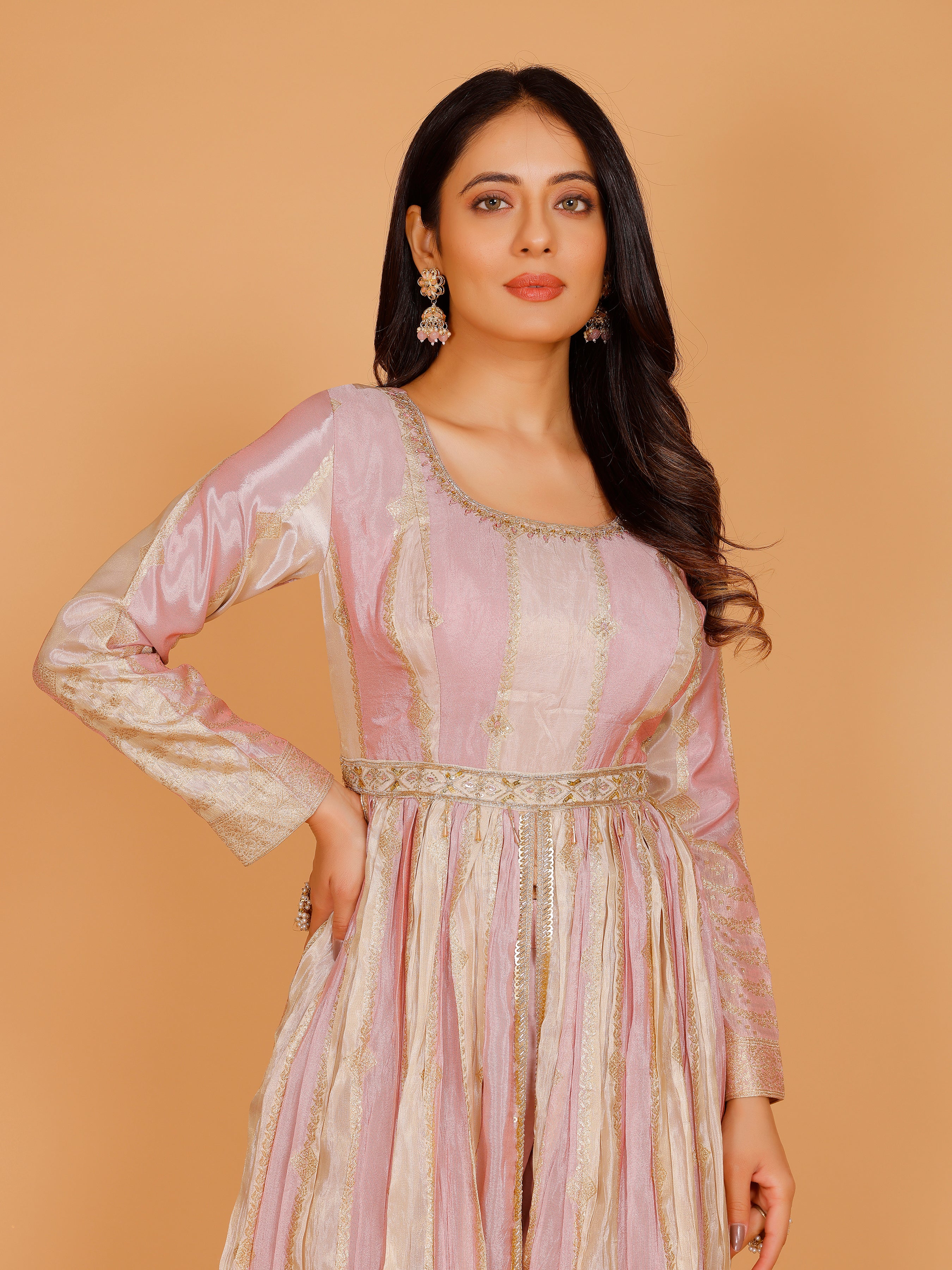 Yashvi Flair Suit