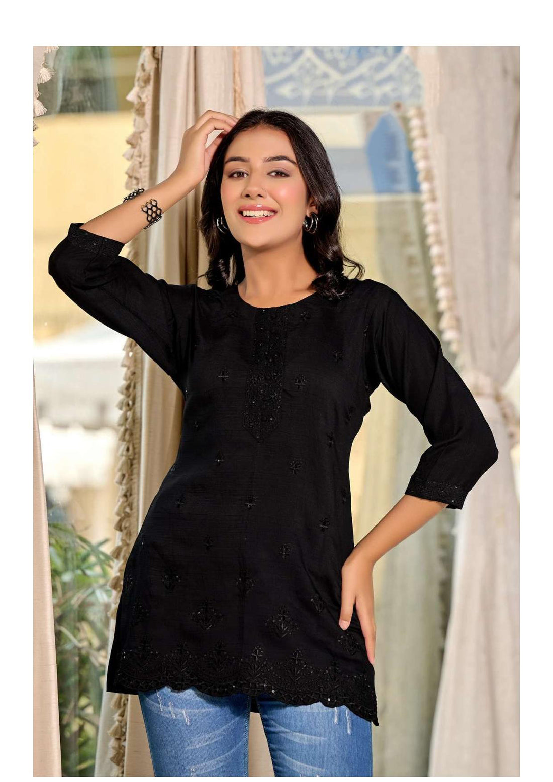 Shaniya Kurti